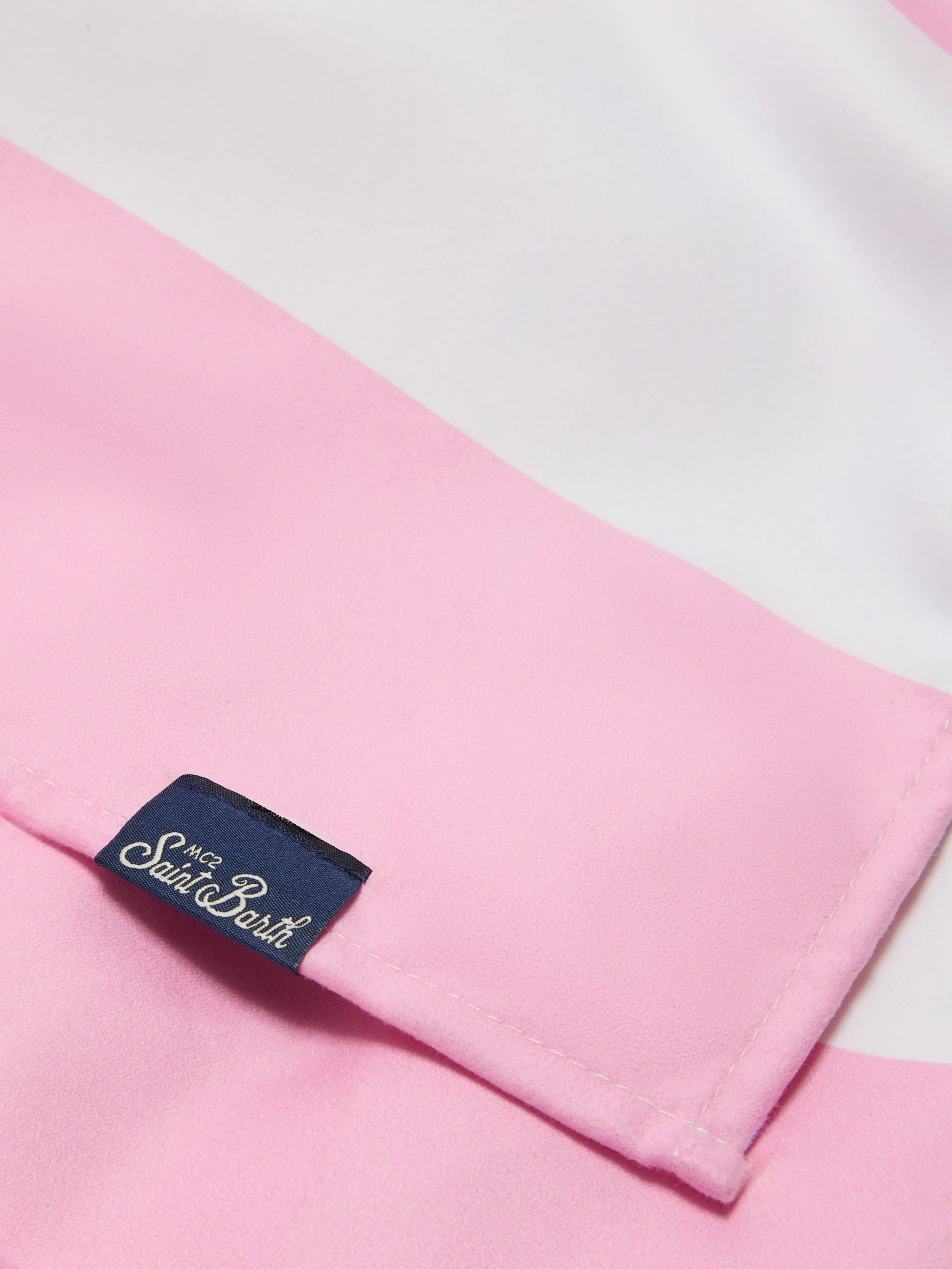 Telo mare Aidan a righe rosa e bianche con logo - Image 2