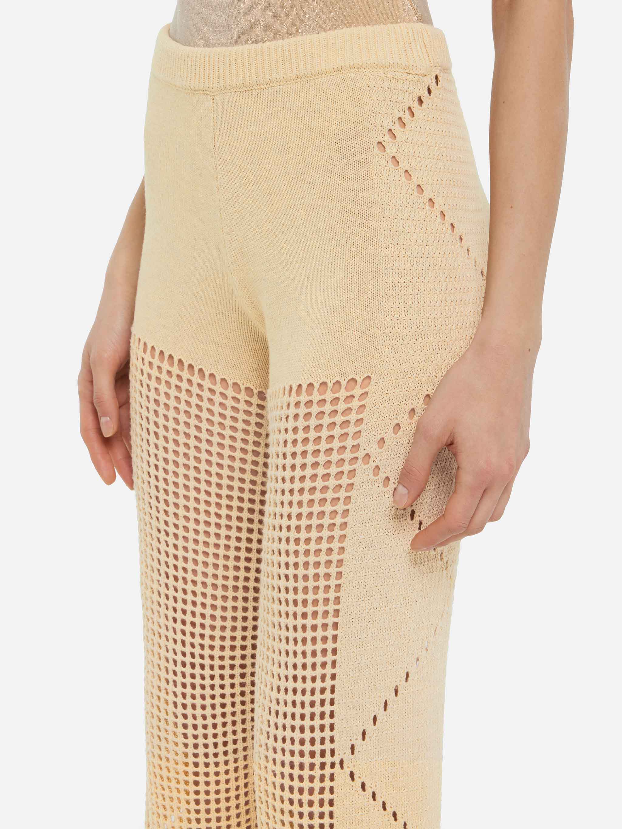 Pantaloni flare in crochet beige Alva - Image 4
