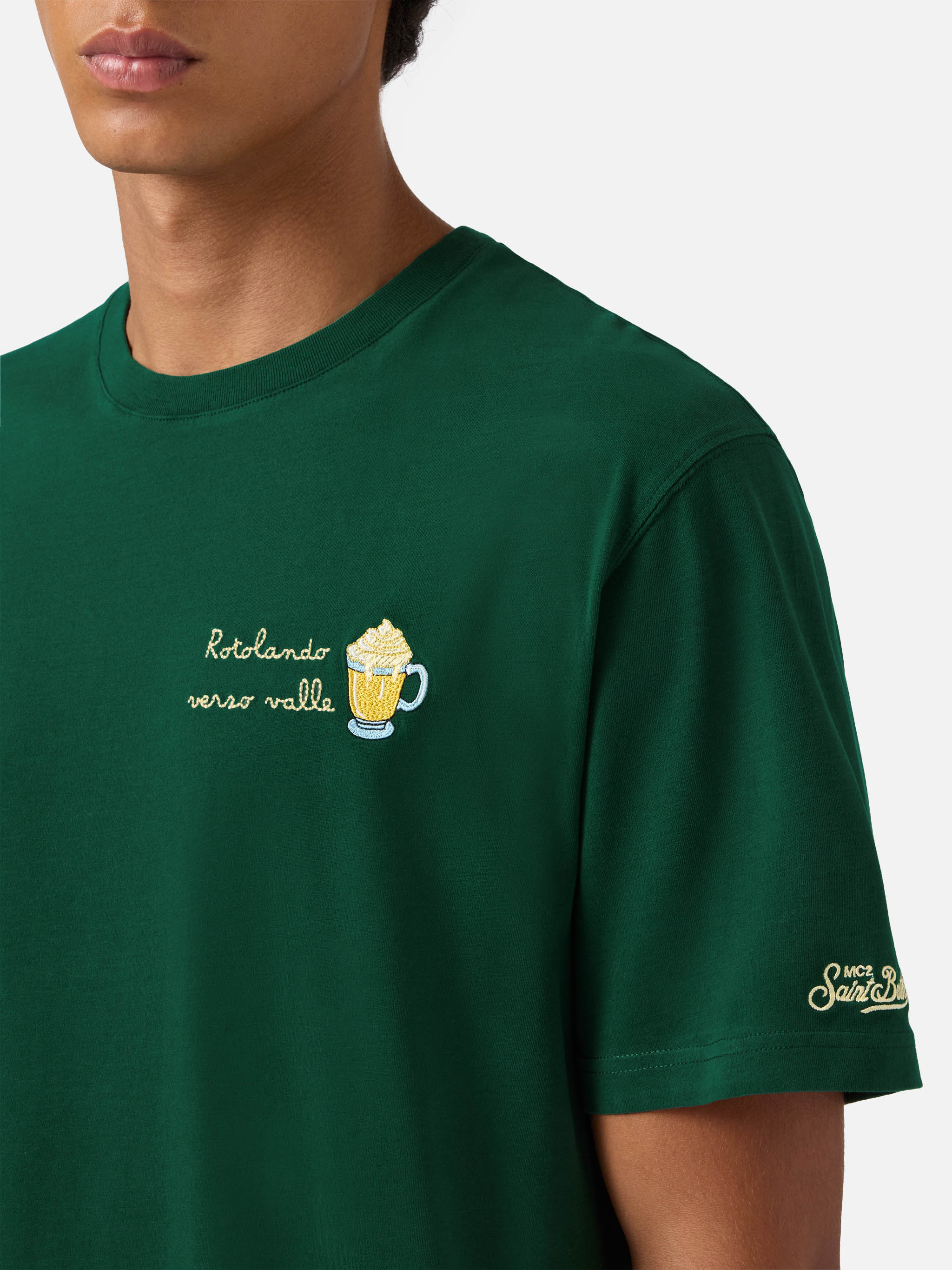 T-shirt Arnott warm touch in cotone verde con ricamo Rotolando verso valle - Image 2