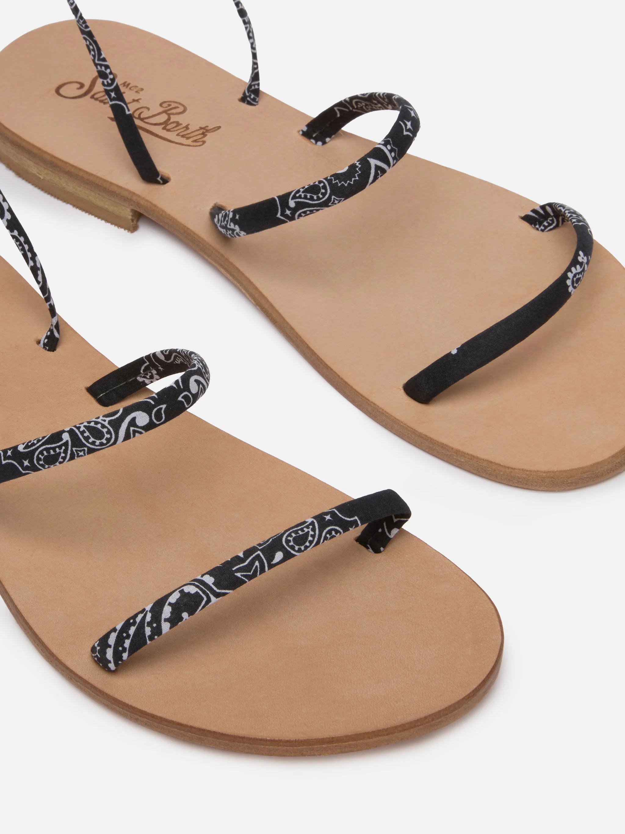 Wrap Flat Sandals con stampa bandana - Image 3