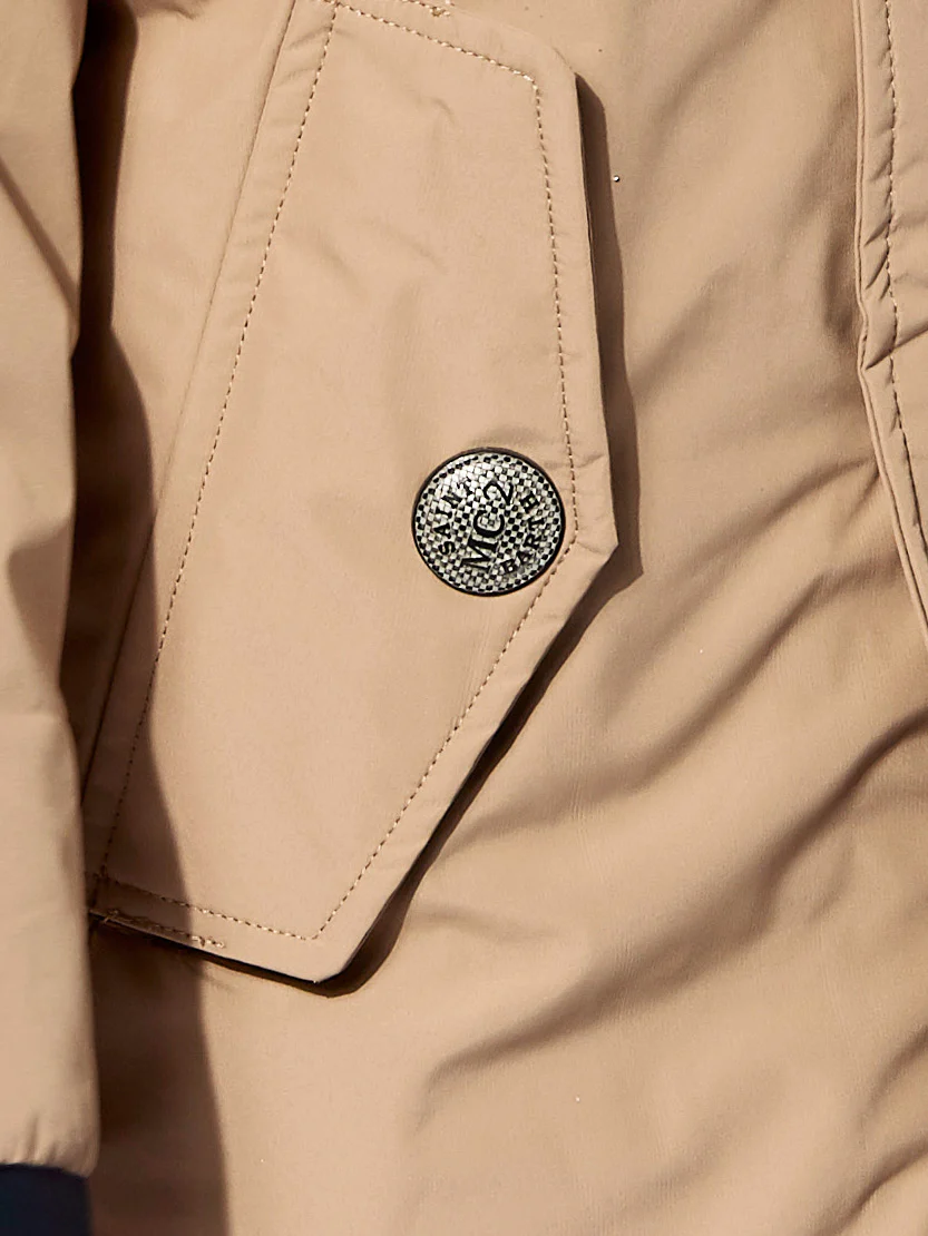 Giacca a vento beige con cappuccio da bambino - Image 2