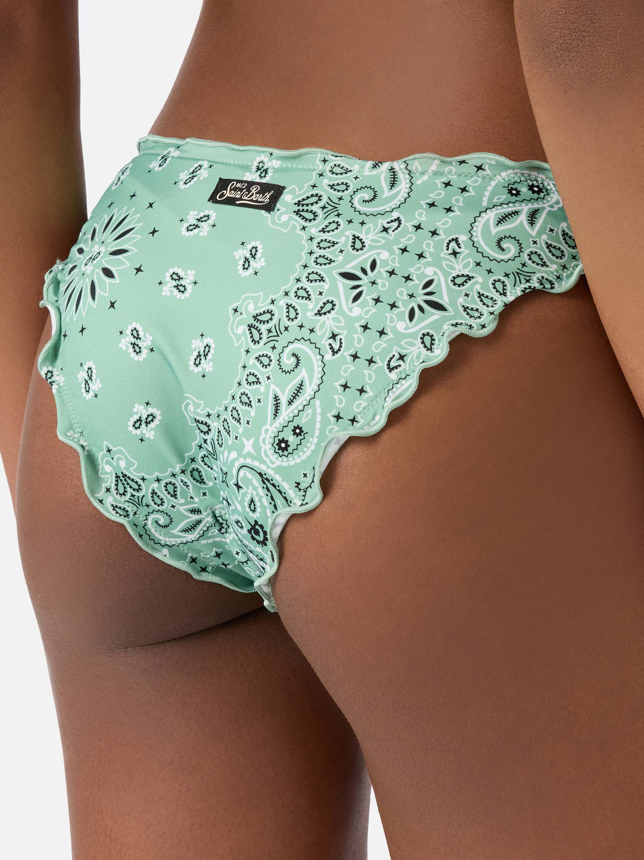 Bikini Myranda a fascia con stampa bandana verde salvia - Image 5