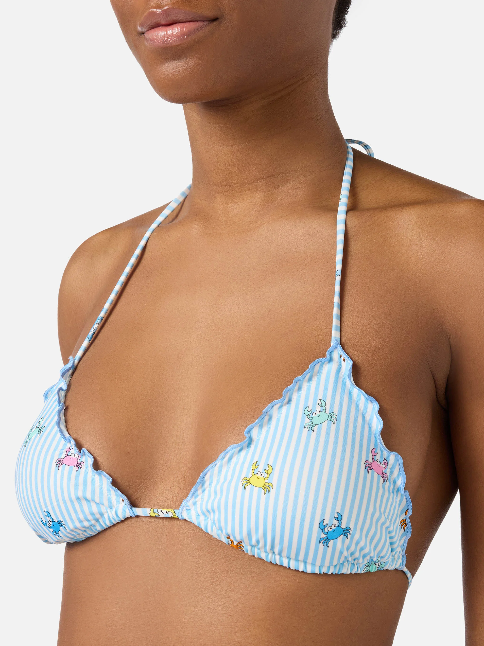 Bikini Sagitami triangolo a righe bianche e azzurre con stampa granchietti - Image 3