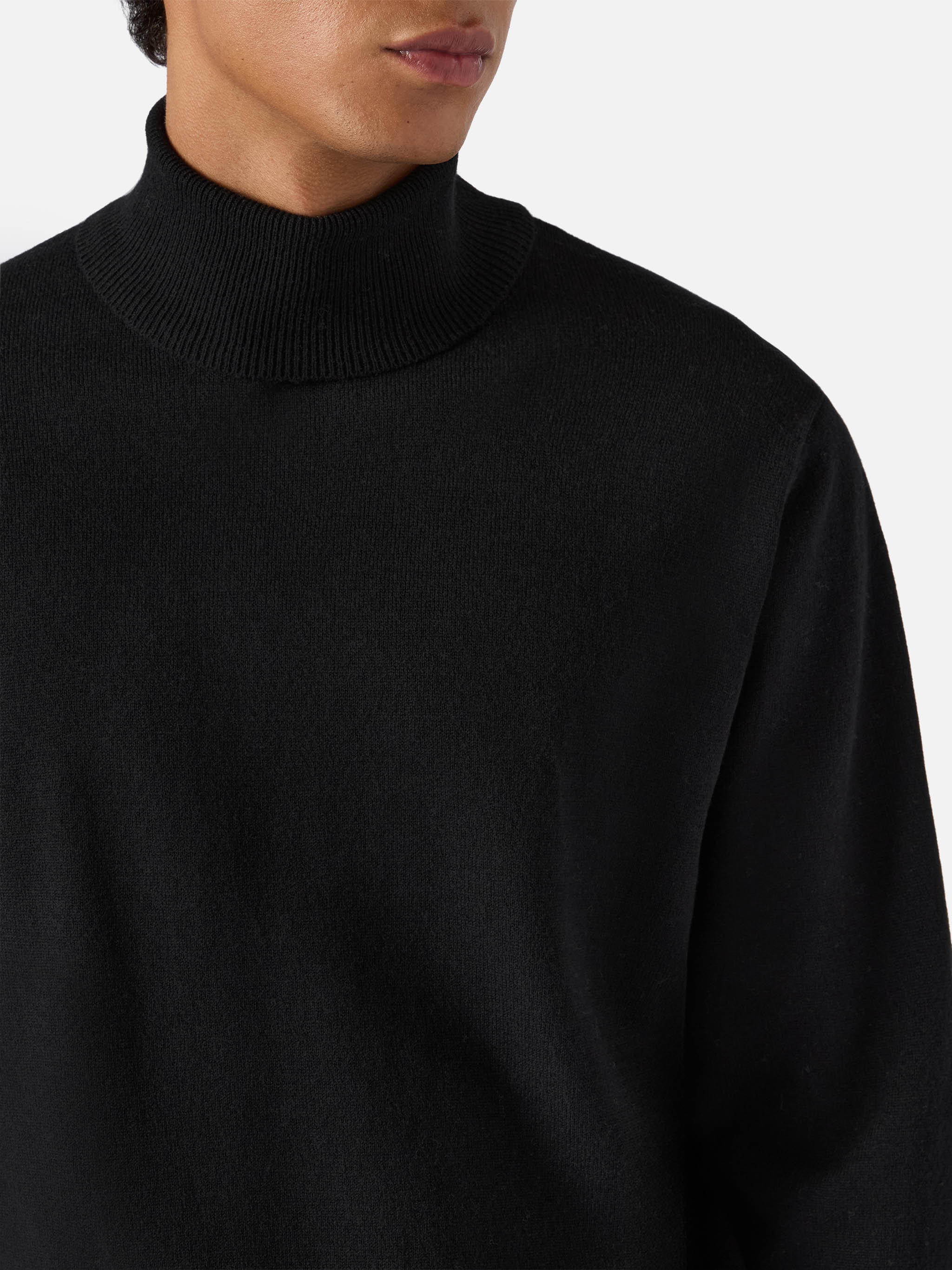 Dolcevita Bond in lana merino e cashmere nero - Image 2