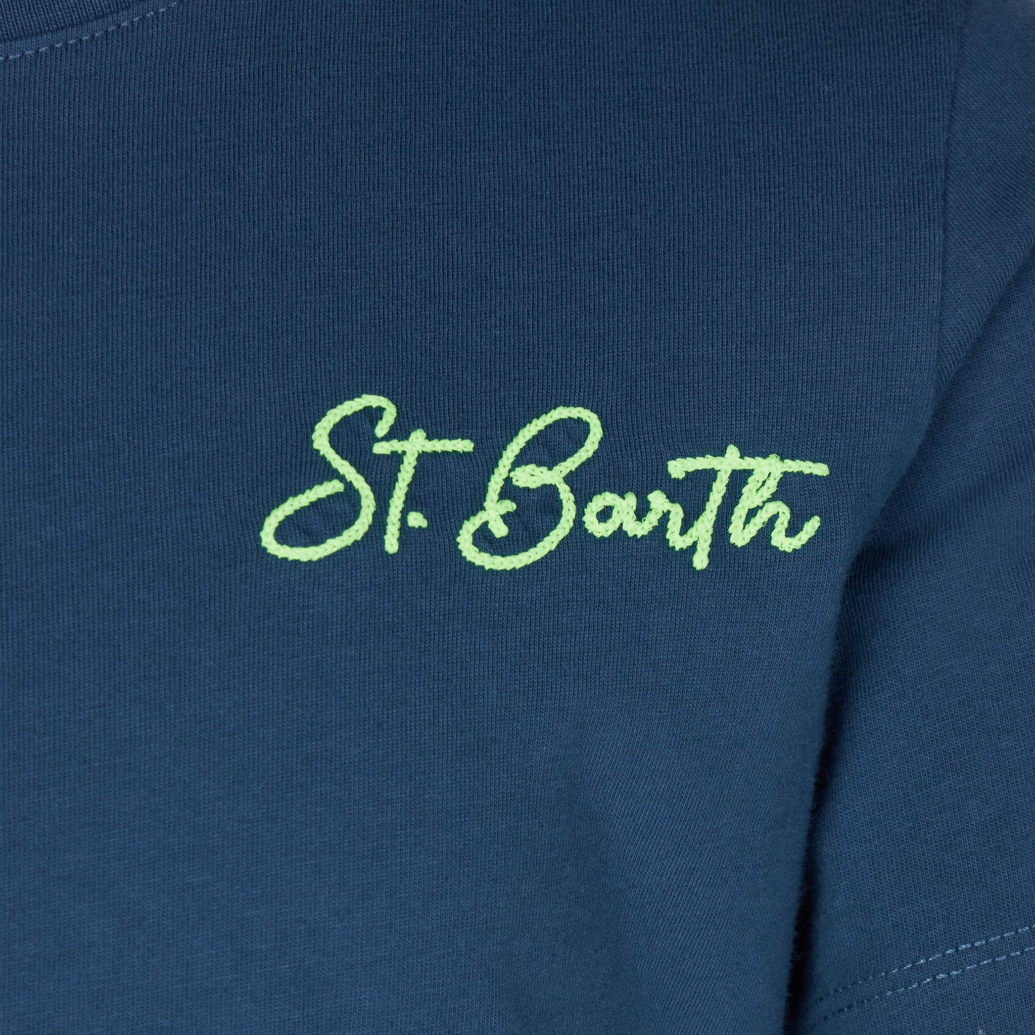 T-shirt blu da bambino in cotone con stampa St. Barth beach - Image 2