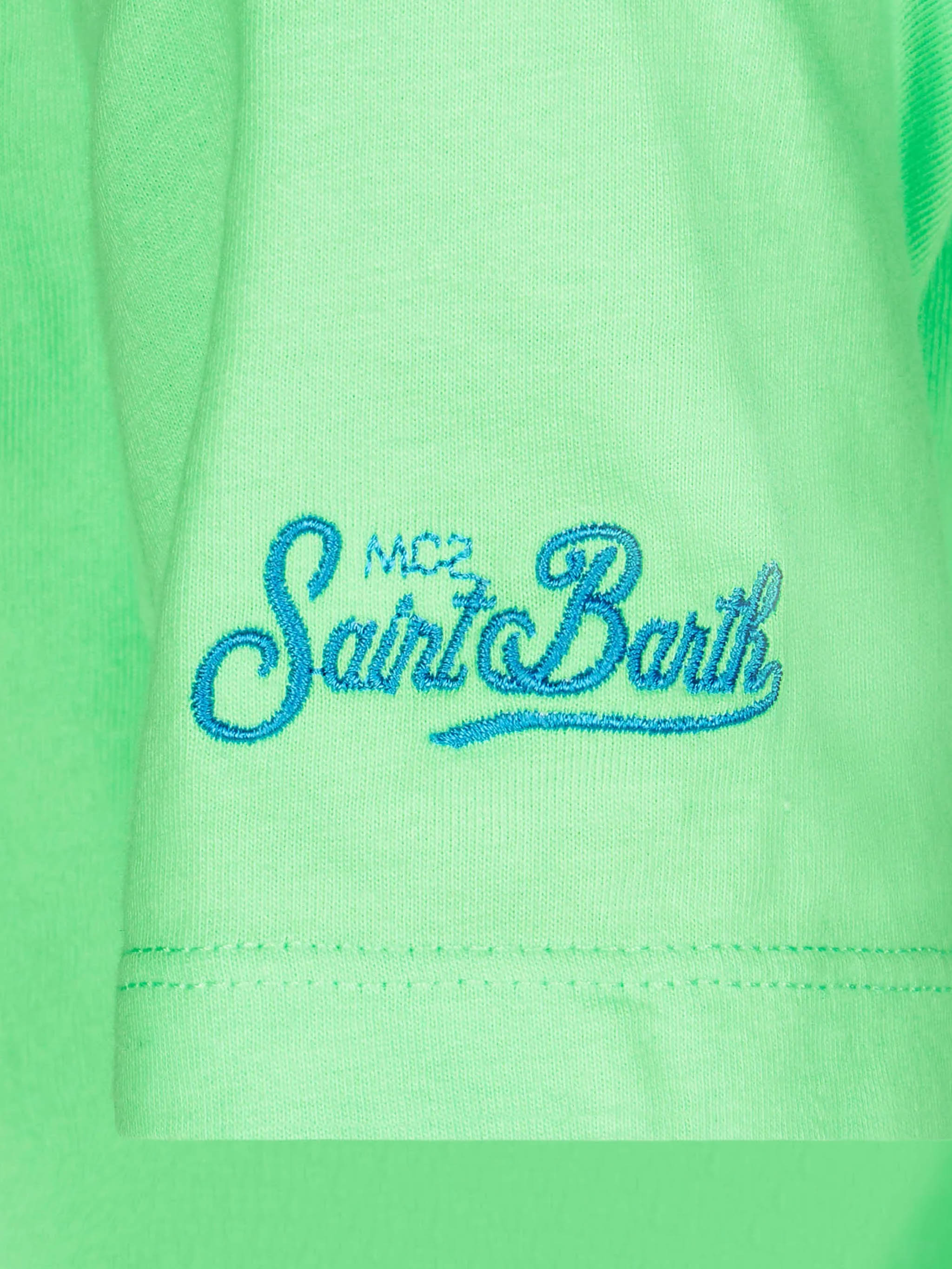 T-shirt da bambino in cotone verde con stampa Snoopy | EDIZIONE SPECIALE PEANUTS™ - Image 2
