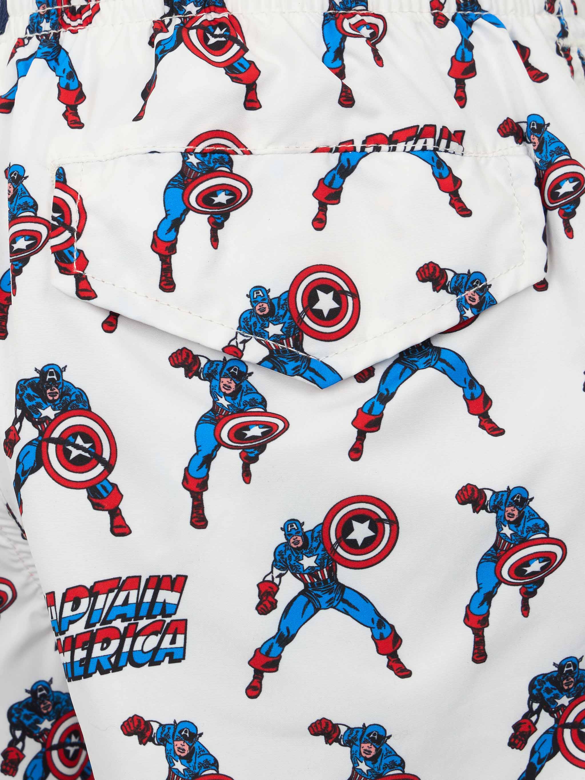 Costume da bagno da bambino in tessuto leggero Jean Lighting con stampa Capitan America | EDIZIONE SPECIALE MARVEL - Image 3