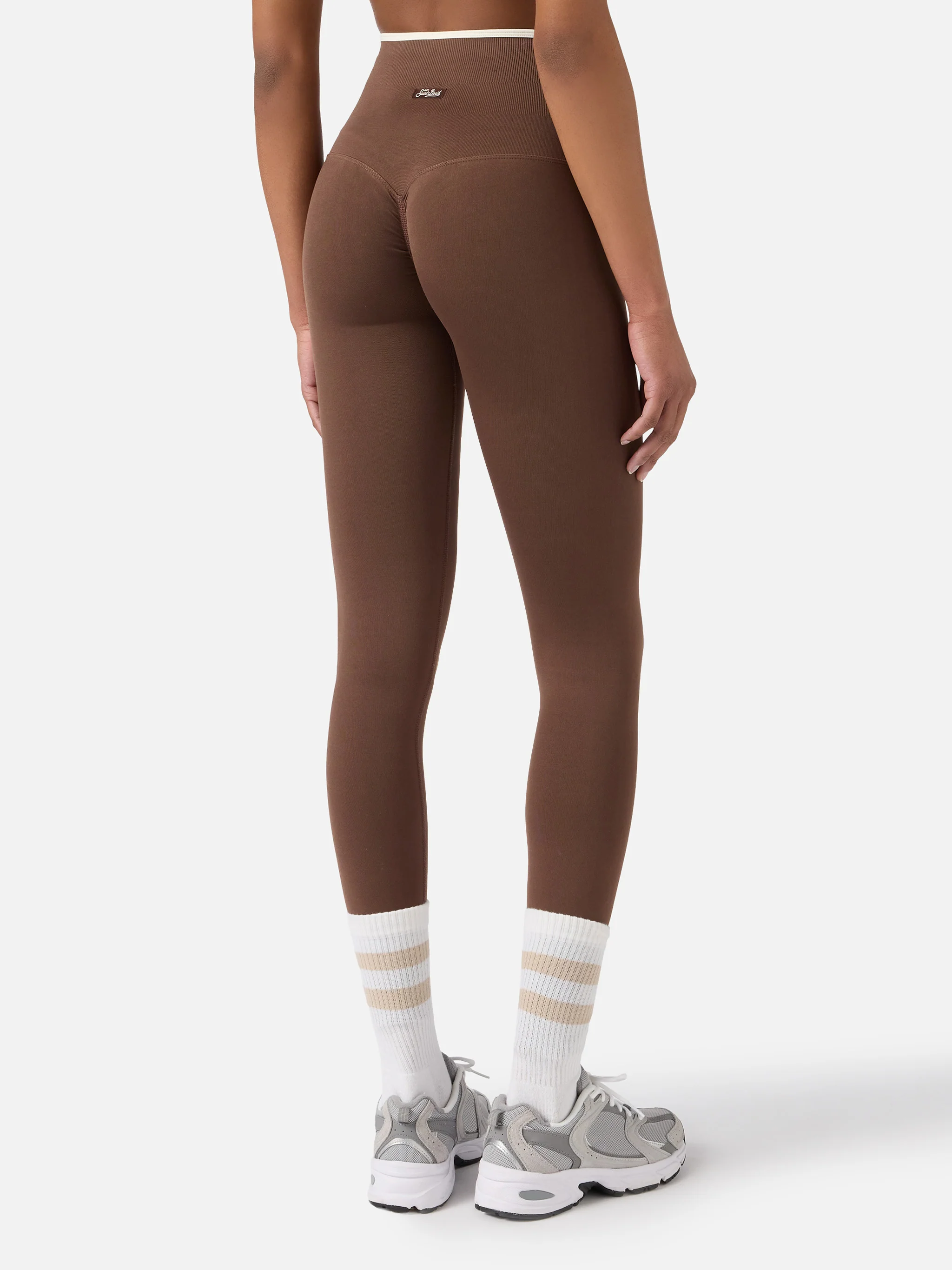 Leggings sportivi Vega in tessuto tecnico marrone con bordo a contrasto - Image 4