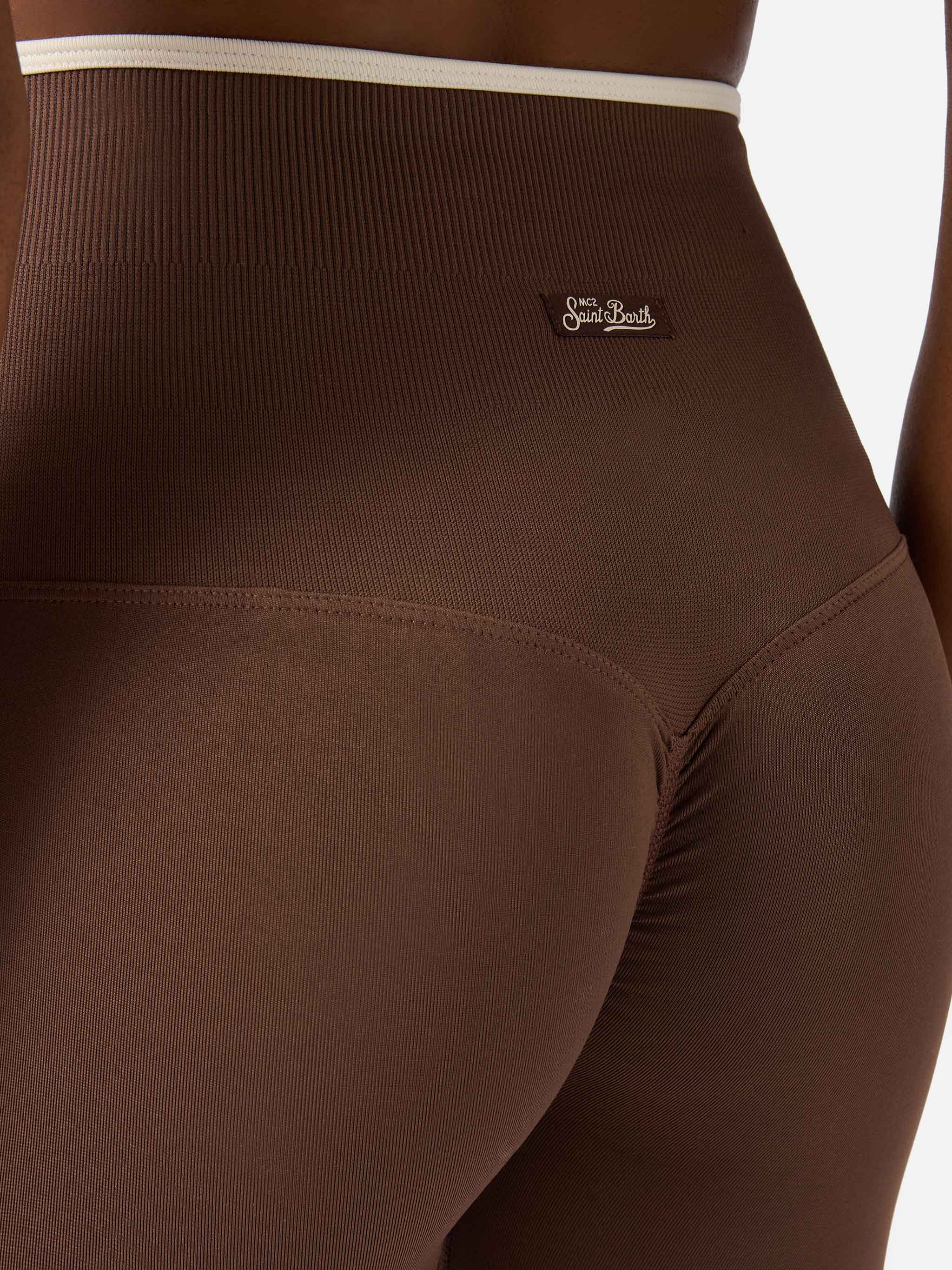 Leggings sportivi Vega in tessuto tecnico marrone con bordo a contrasto - Image 5