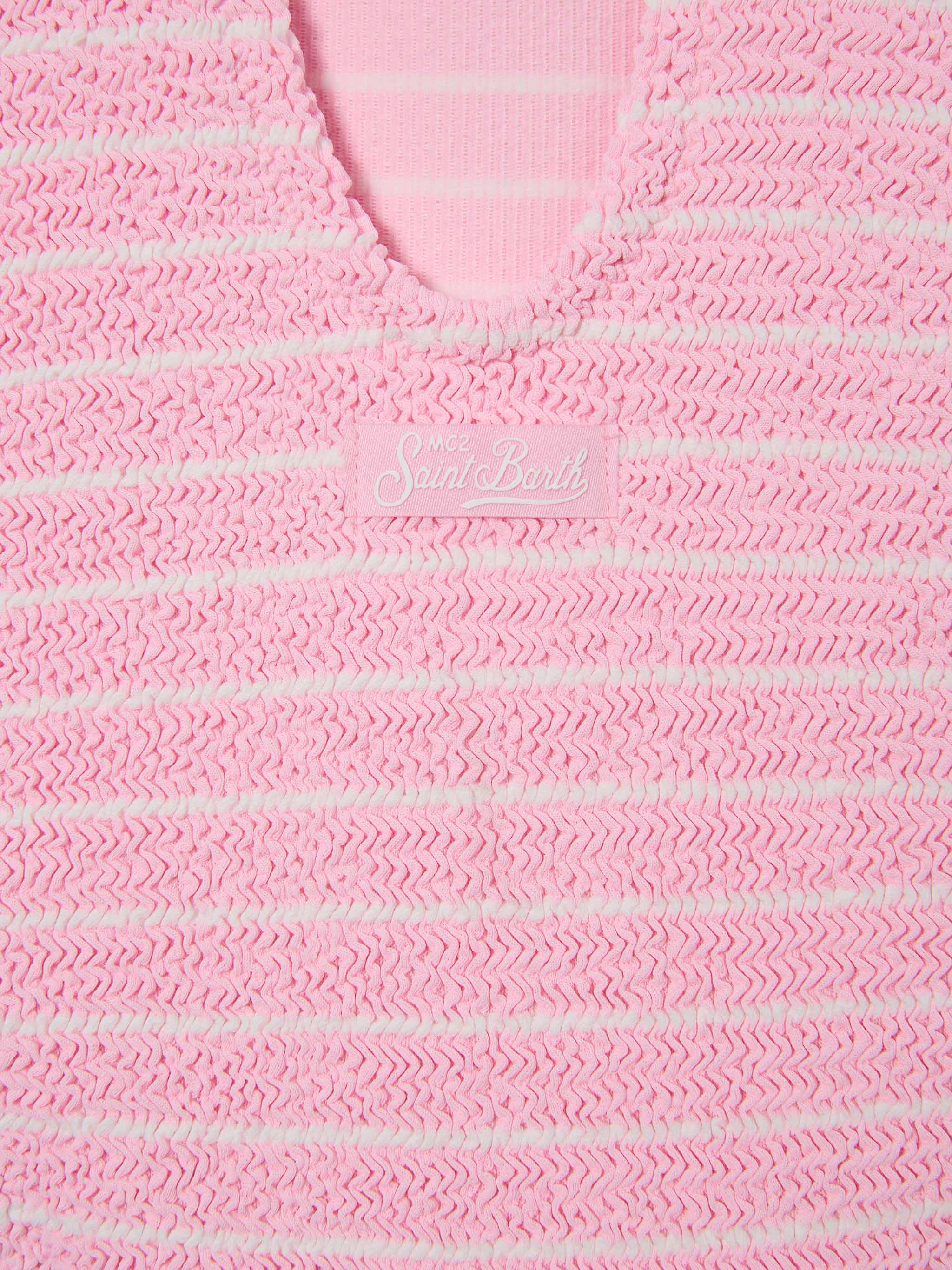Costume intero Cara in tessuto crinkle a righe rosa e bianche - Image 3
