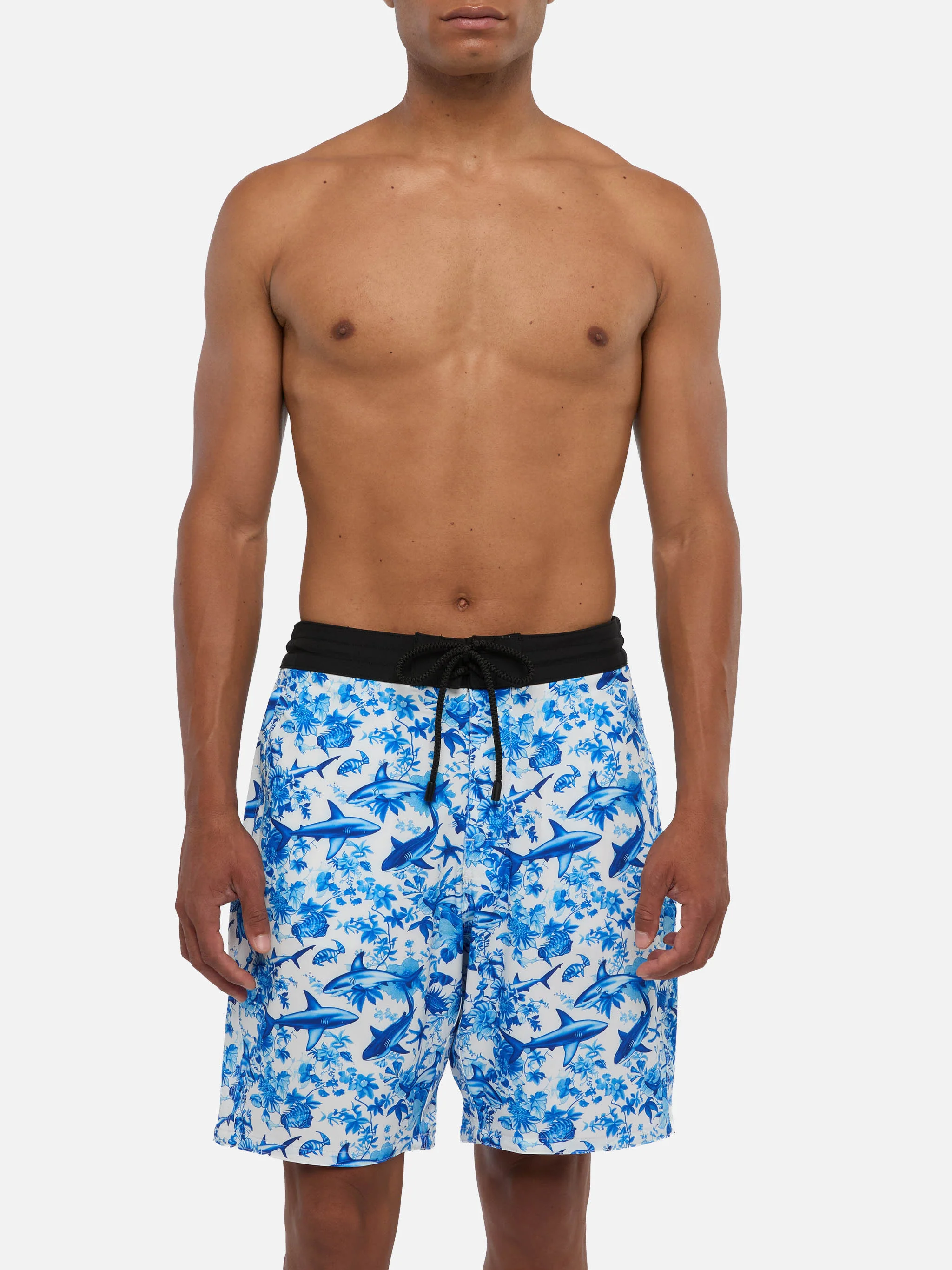Costume mare Comfort Surf con stampa squali | AI CO-CREATED DESIGN BY RICKDICK - POWERED BY RED-EYE - Image 3