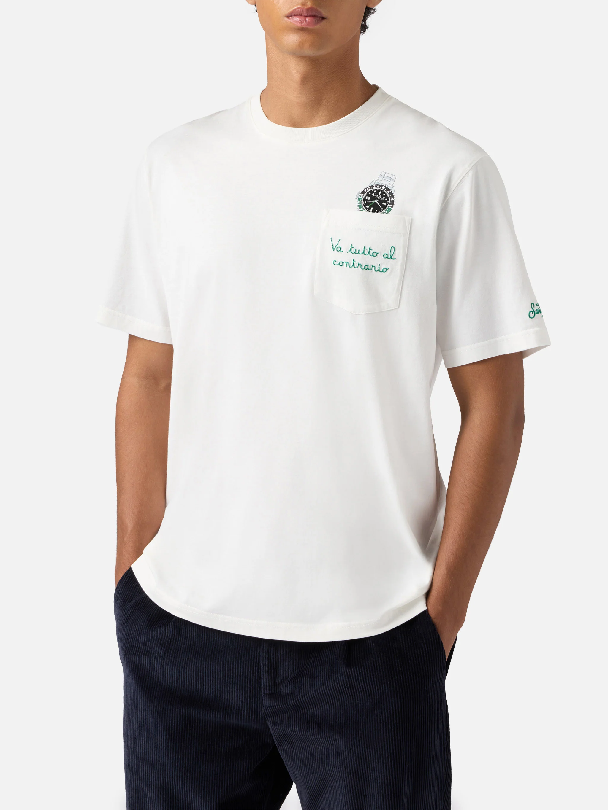T-shirt Connor in cotone bianco con ricamo sul taschino Va tutto al contrario - Image 2