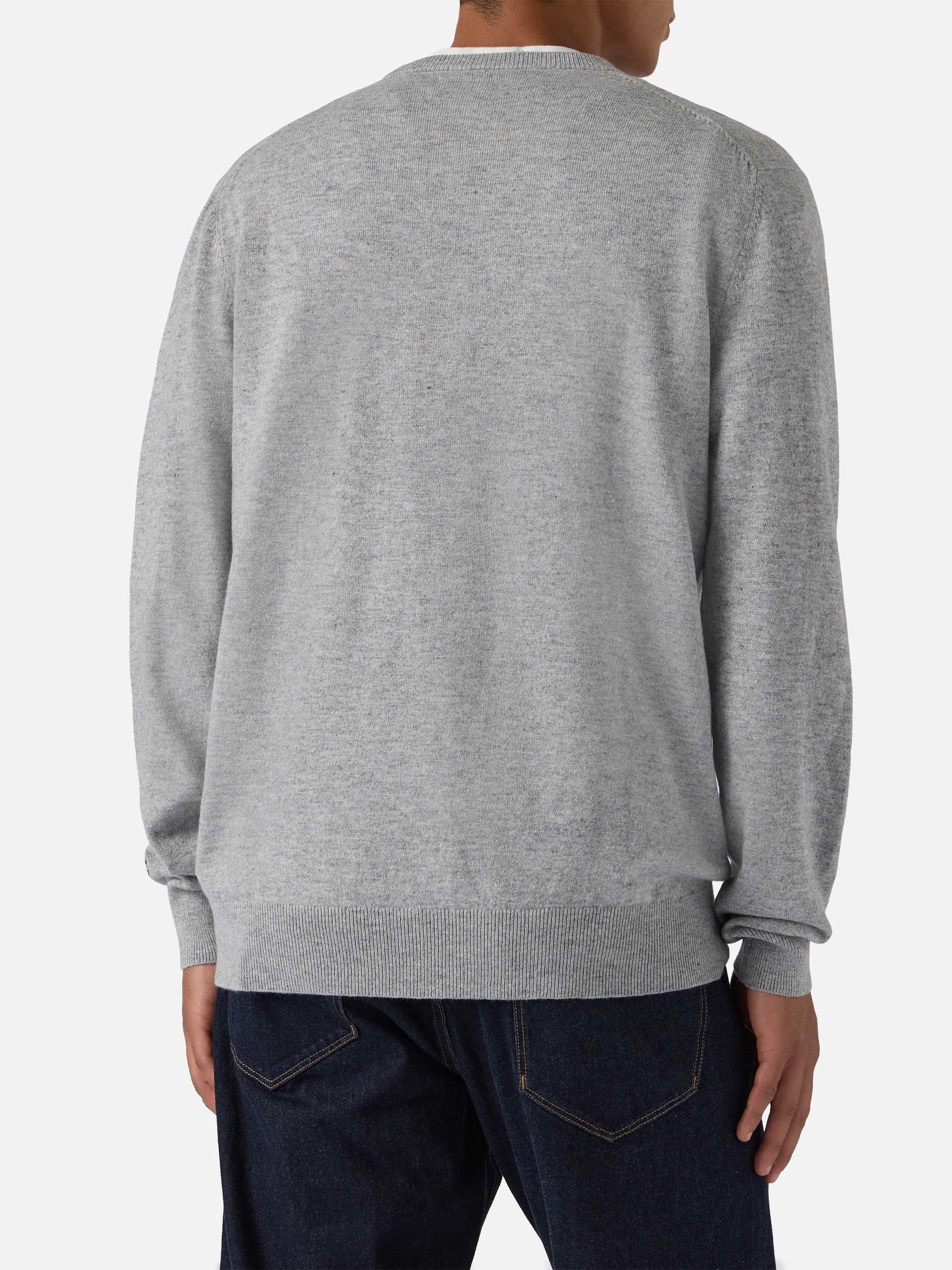 Maglione a girocollo Heron Light con ricamo Nella vita ci vuole classe - Image 4