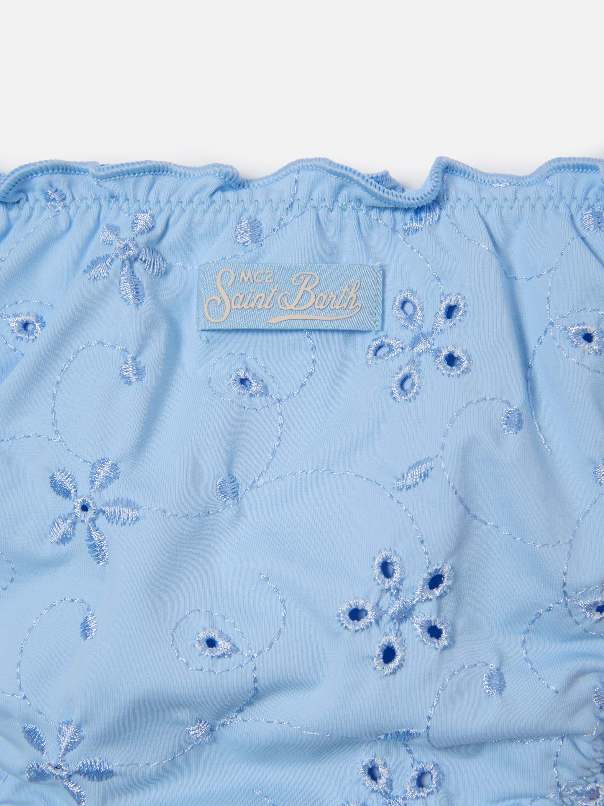 Bikini Cris in tessuto sangallo azzurro con bordi arricciati - Image 3
