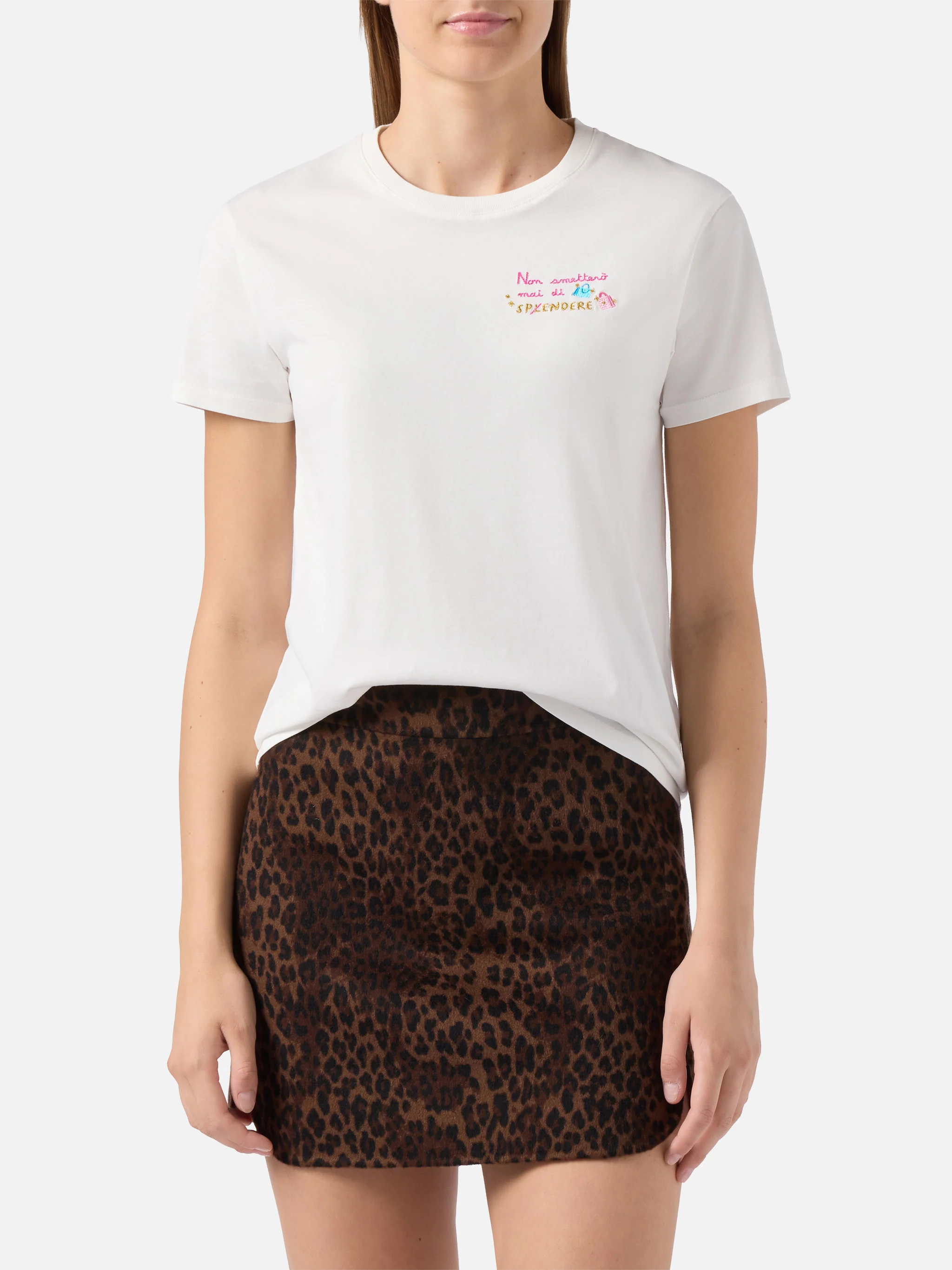 T-shirt Emilie in cotone bianco con ricamo Non smetterò mai di Sp(l)endere - Image 2