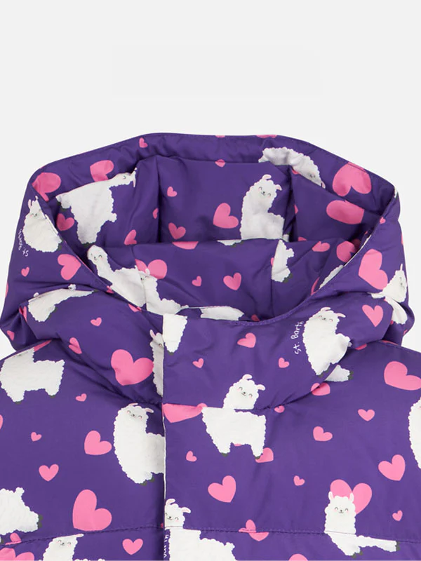 Piumino da bambina imbottito con cappuccio con stampa alpaca e cuori - Image 3