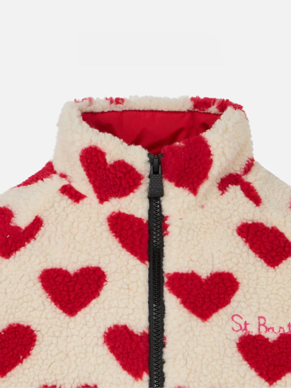 Giubbotto sherpa da bambina con stampa cuori - Image 3