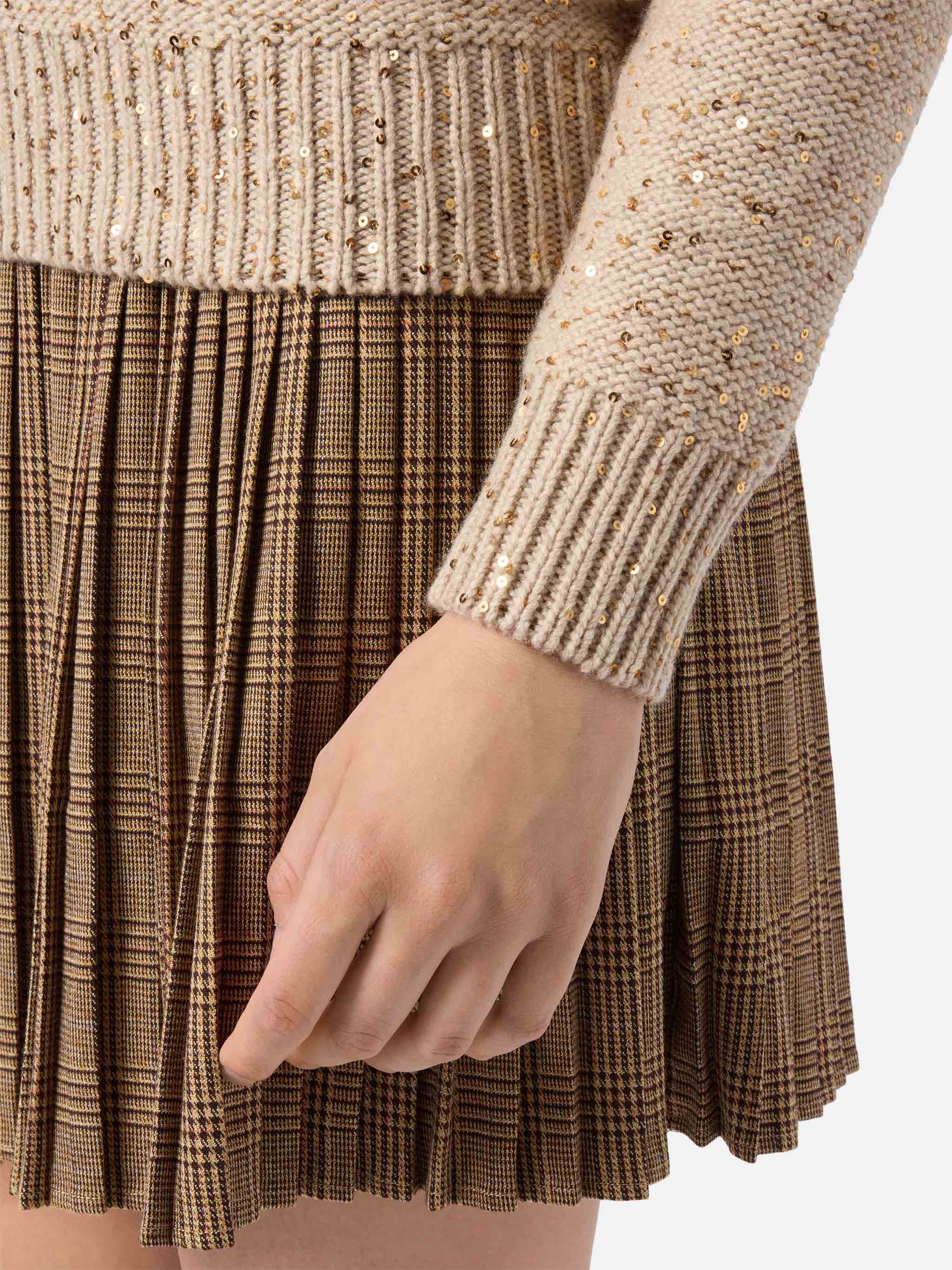 Maglione girocollo oro con pailettes - Image 3