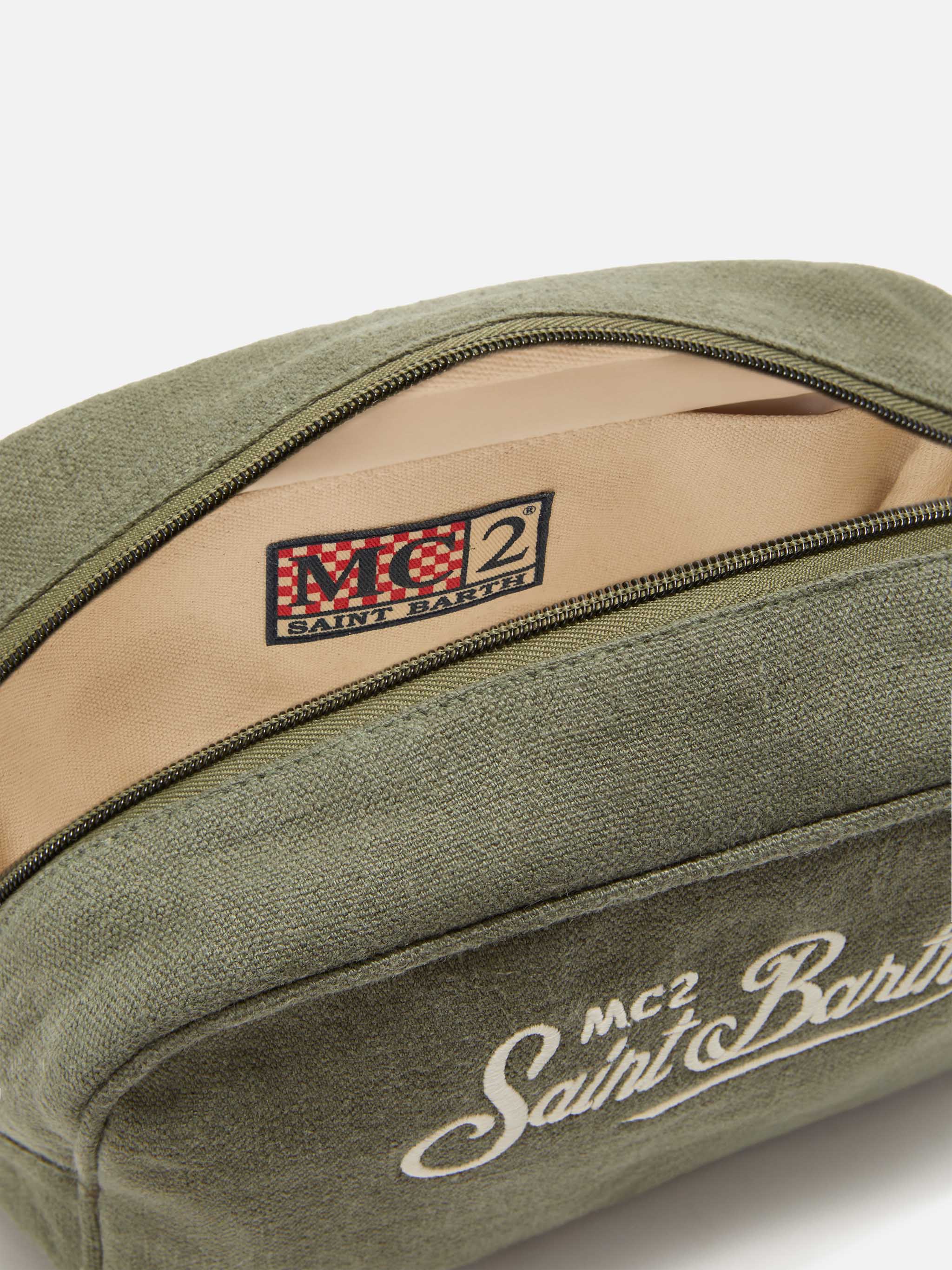 Beauty Bag Westwood in lino verde con logo ricamato - Image 4