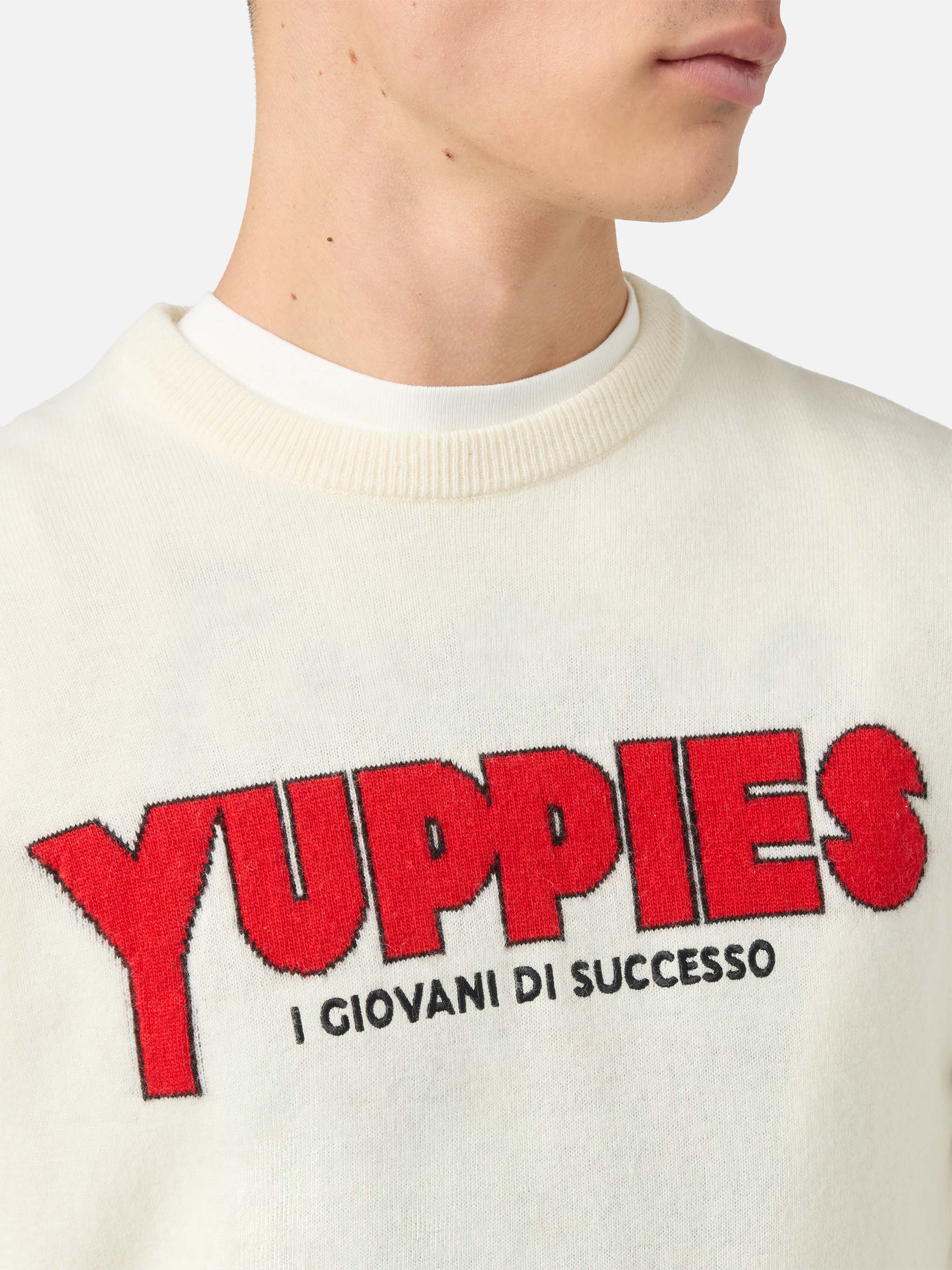 Girocollo Heron light bianco con jacquard Yuppies e ricamo | YUPPIES SPECIAL EDITION - Image 2