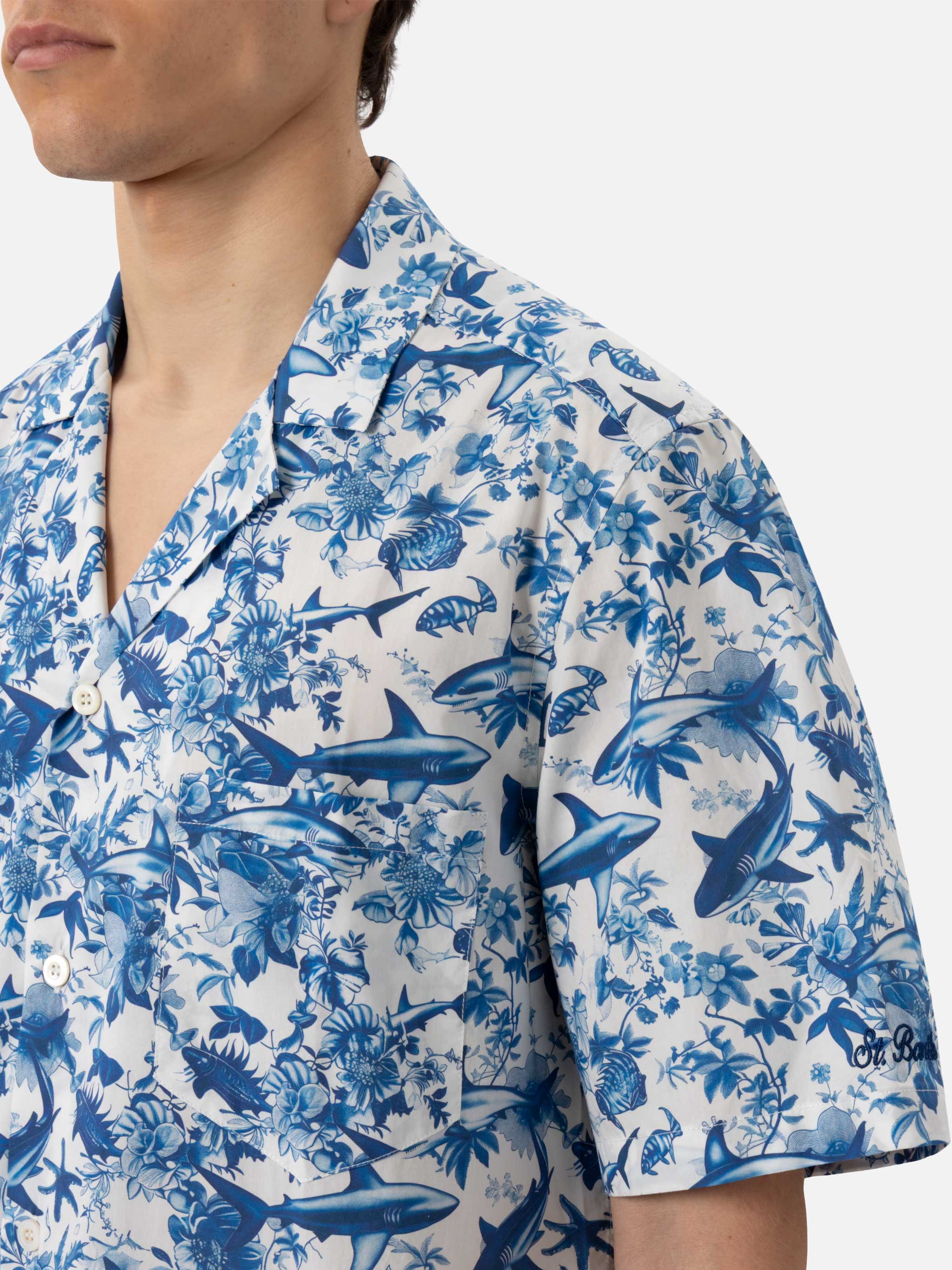 Camicia Kalea in cotone con stampa squalo | AI CO-CREATED DESIGN BY RICKDICK - POWERED BY RED-EYE - Image 3