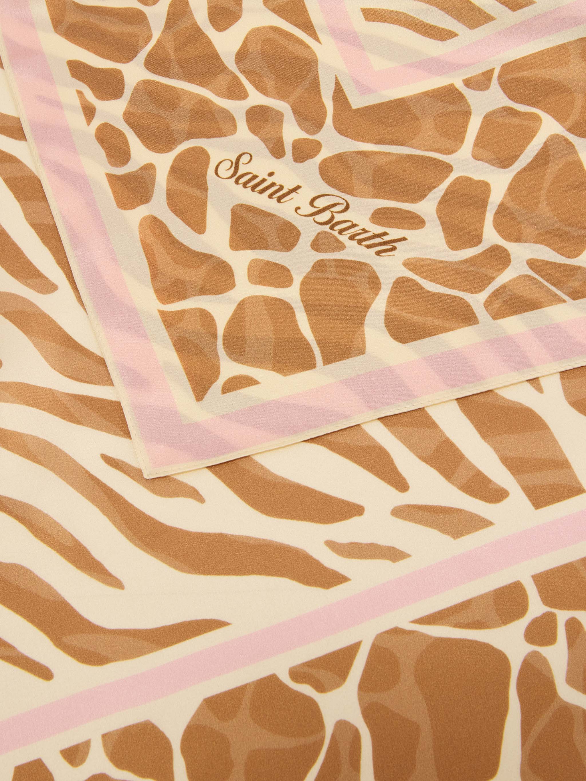 Foulard Kitana in seta con stampa animalier beige - Image 3
