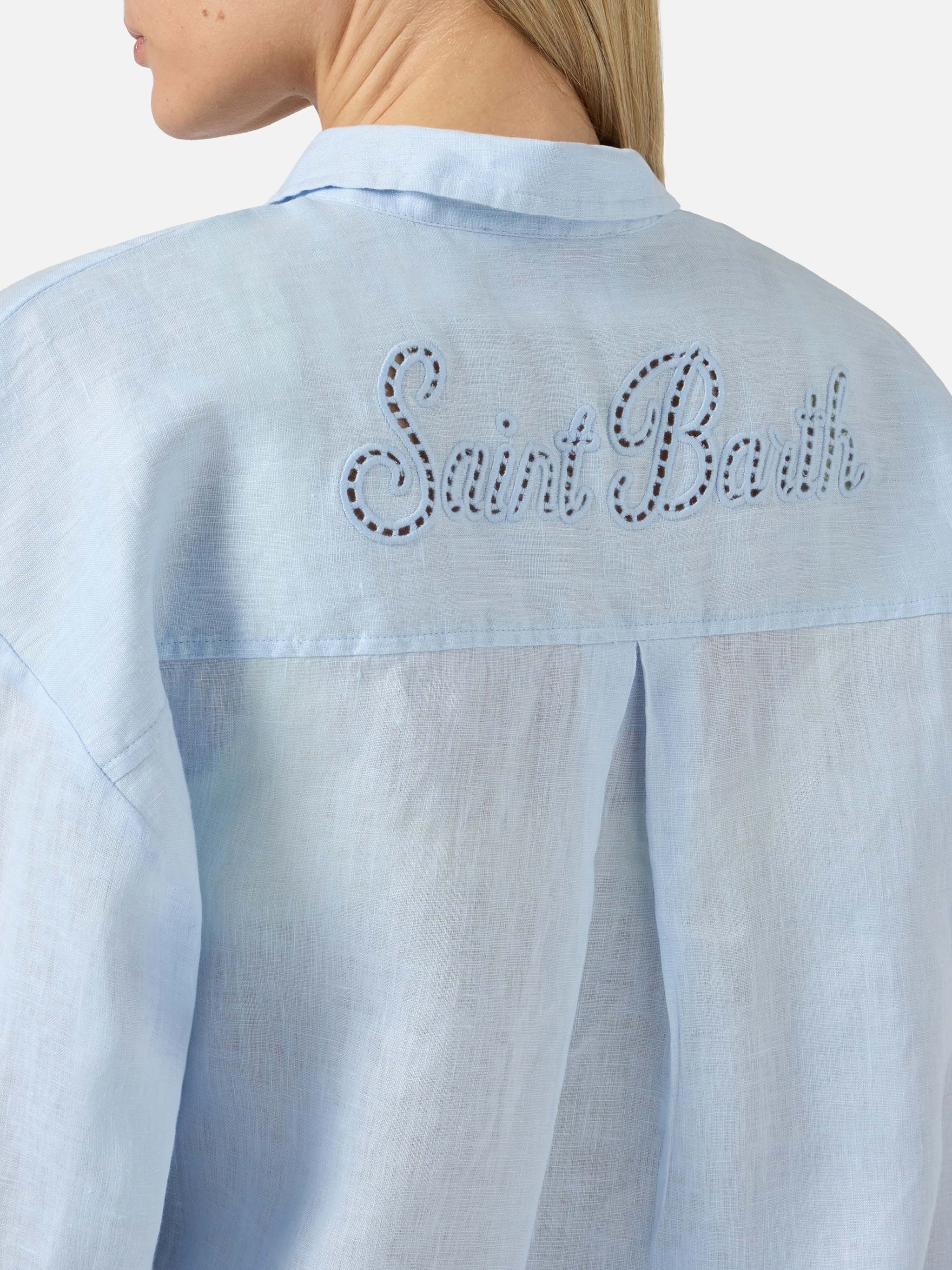 Camicia Cristal in lino azzurro con ricamo Saint Barth traforato - Image 2