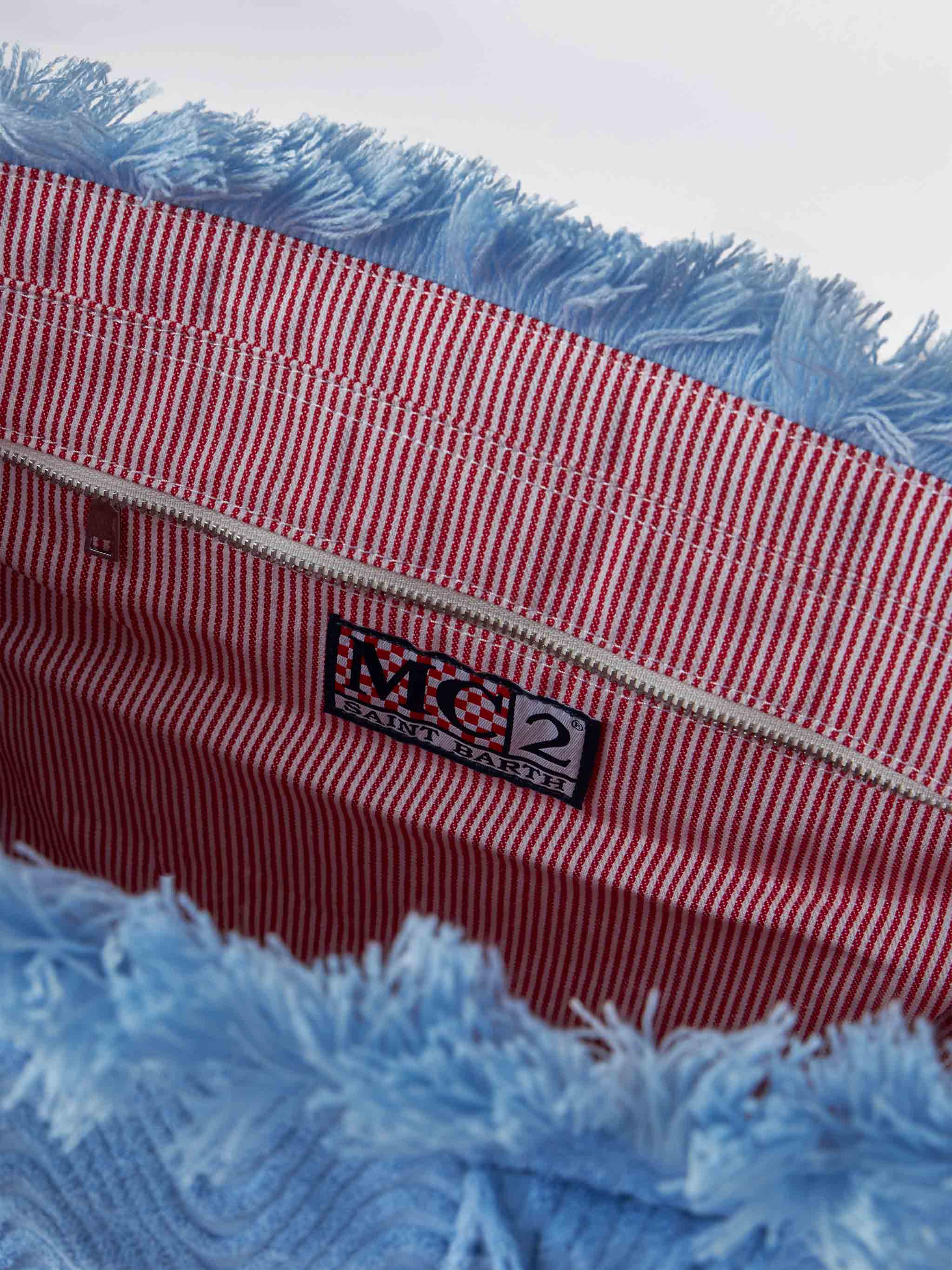 Borsa a spalla Vanity Sponge  in spugna azzurra in rilievo - Image 5