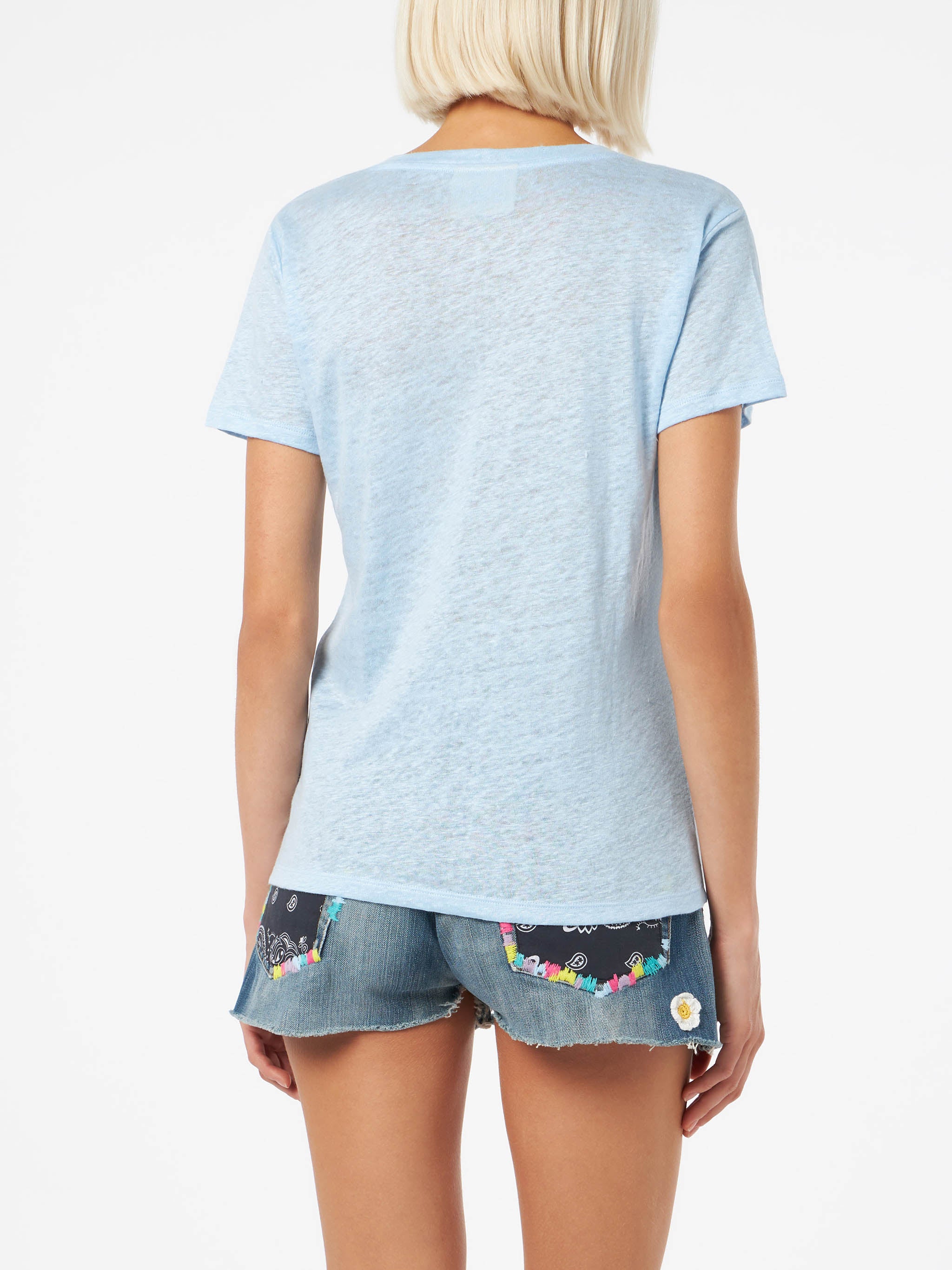 T-shirt scollo a V azzurro Eloise in jersey di lino - Image 3