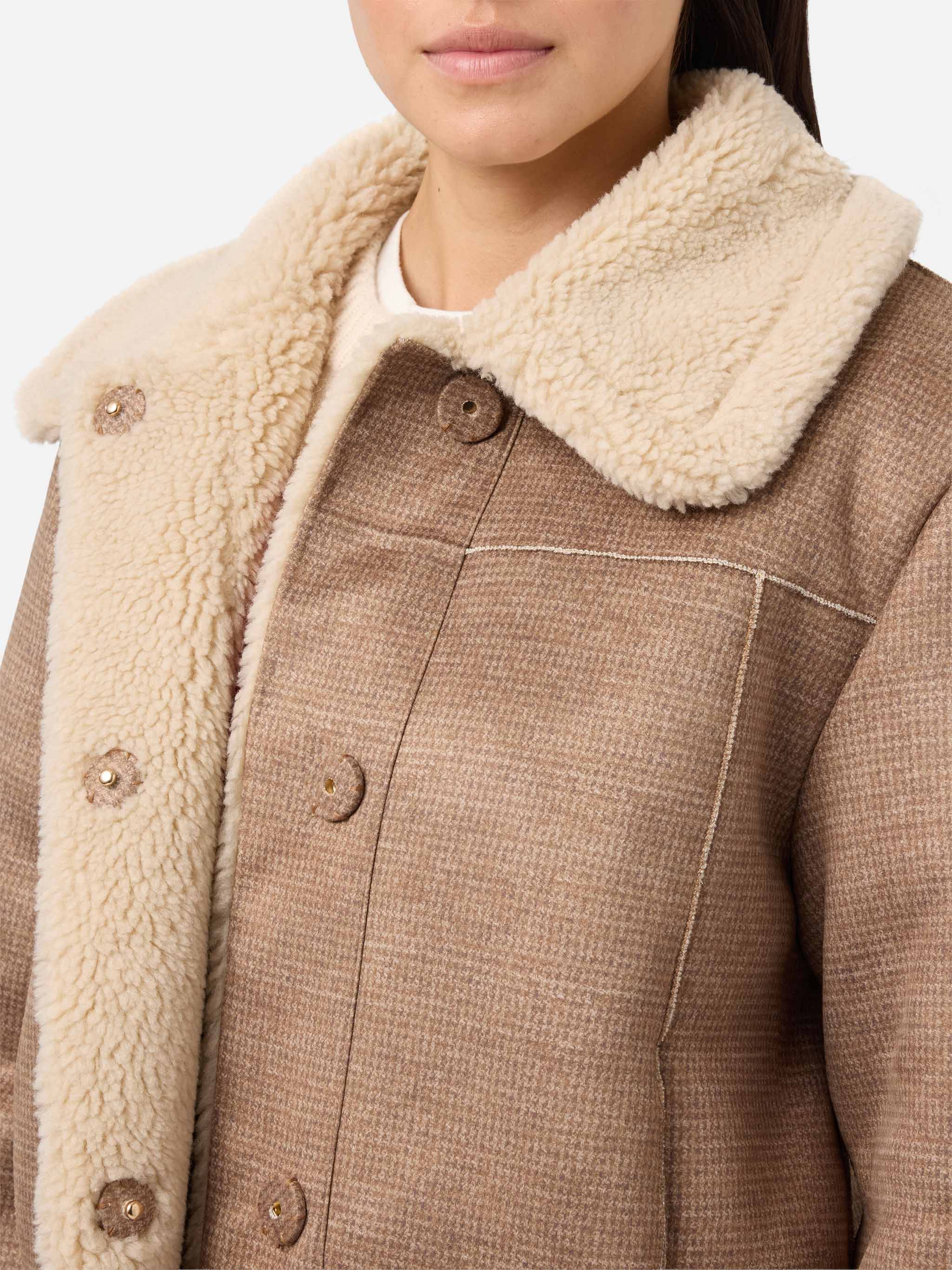 Giacca Lorayne in eco montone pied de poule con bordi in shearling - Image 3