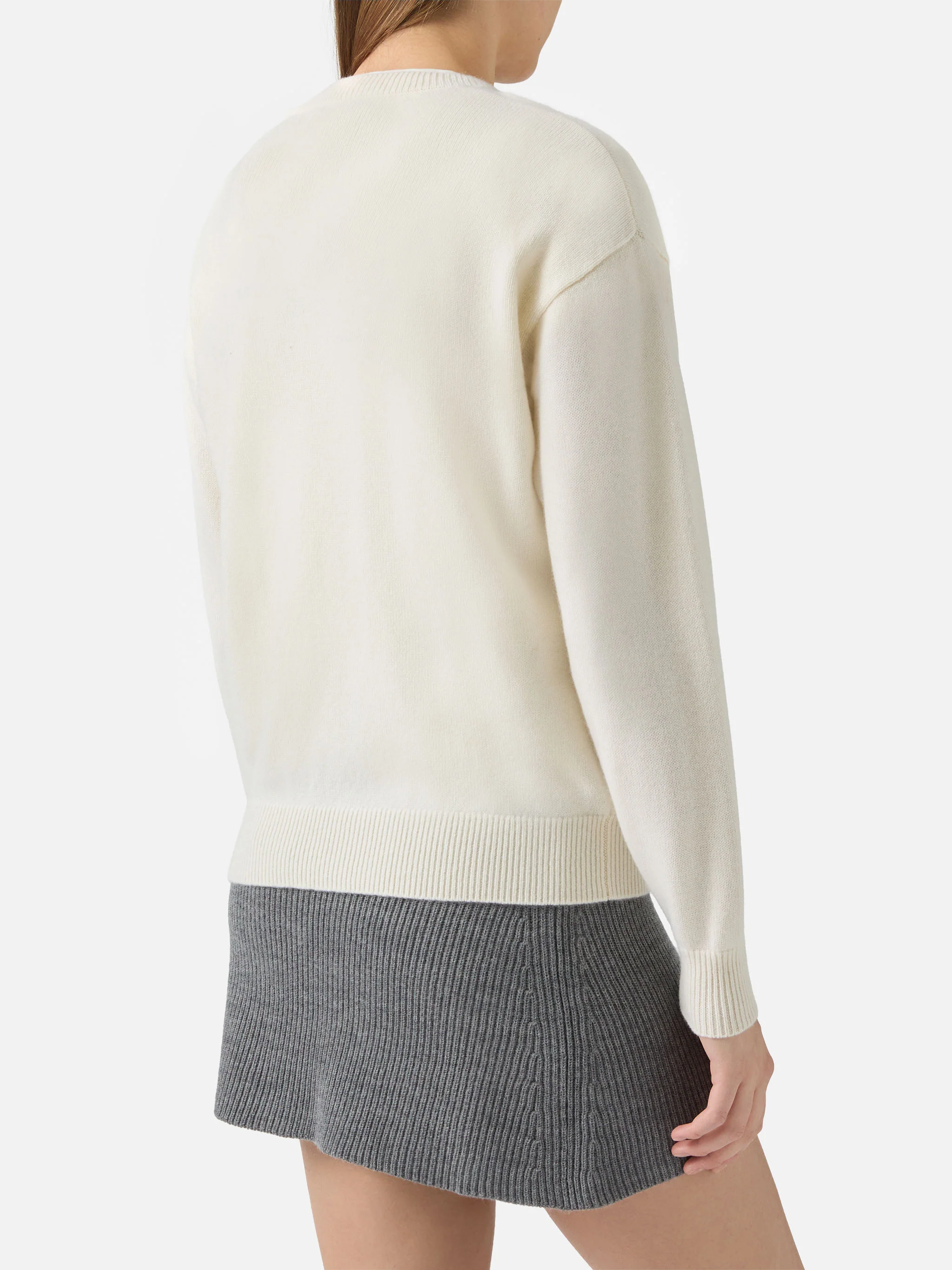 Maglione Louise in cashmere bianco con applicazione St. Moritz in strass - Image 3