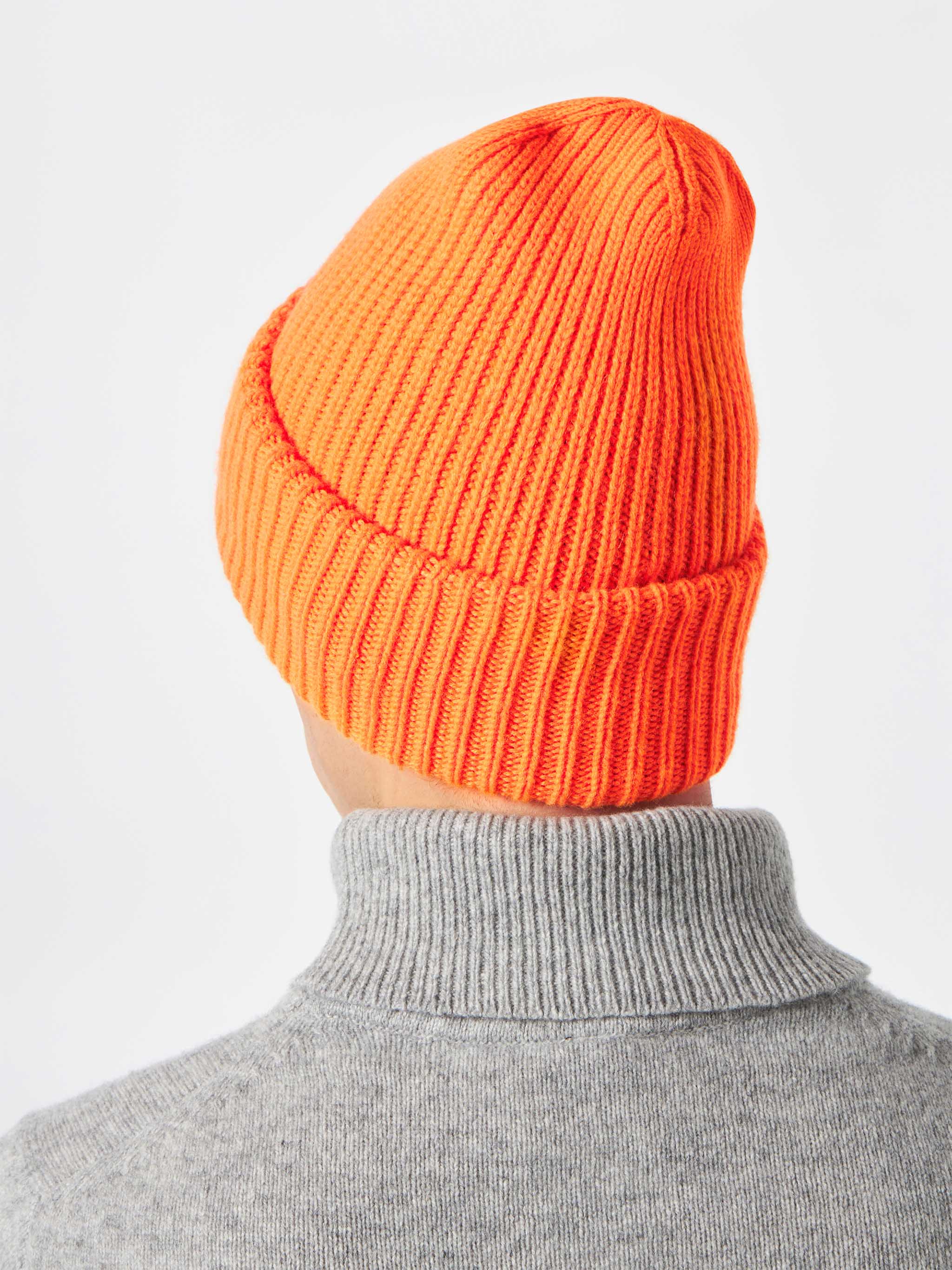 Berretto da uomo in maglia arancione fluo - Image 4