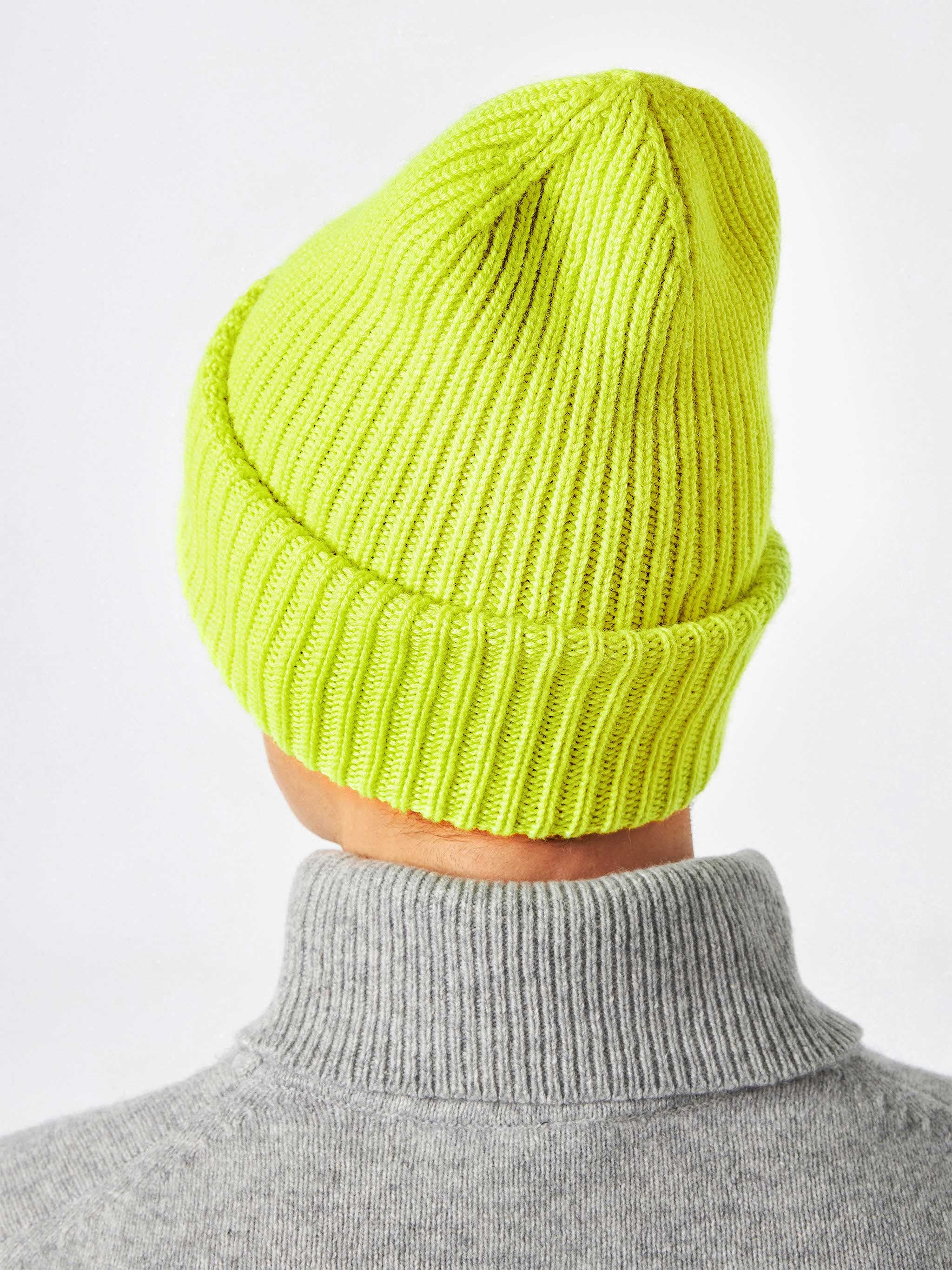 Berretto da uomo in maglia giallo fluo - Image 4