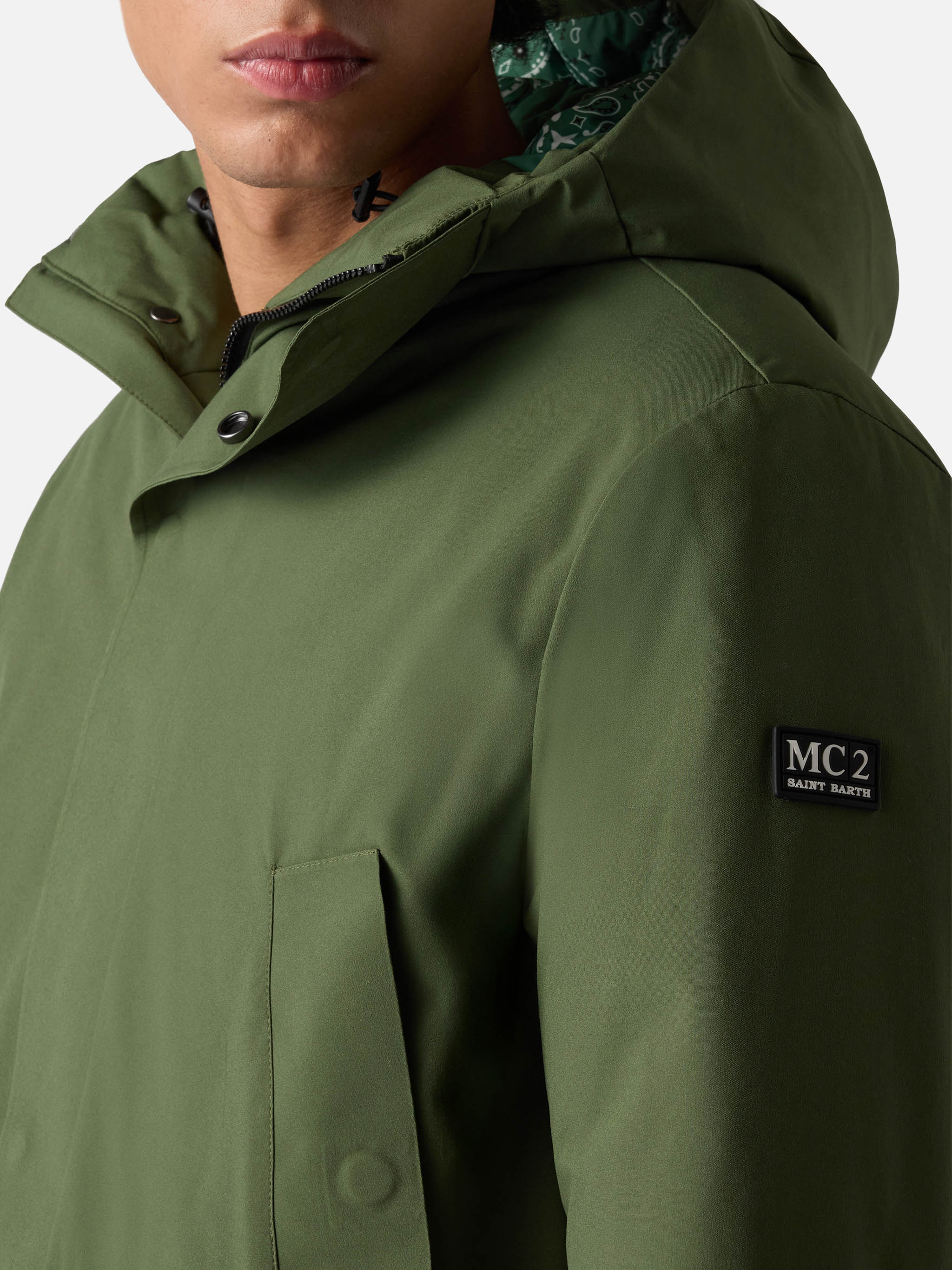 Parka Voyager Down stampa bandana verde militare - Image 5