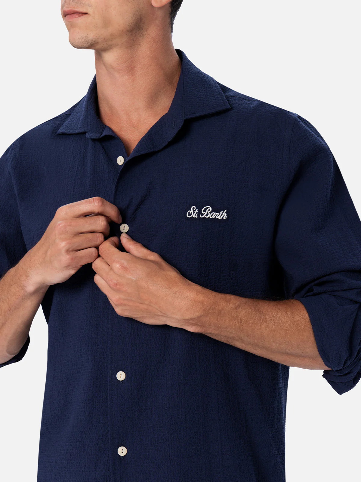 Camicia Pamplona in seersucker blu con ricamo - Image 2
