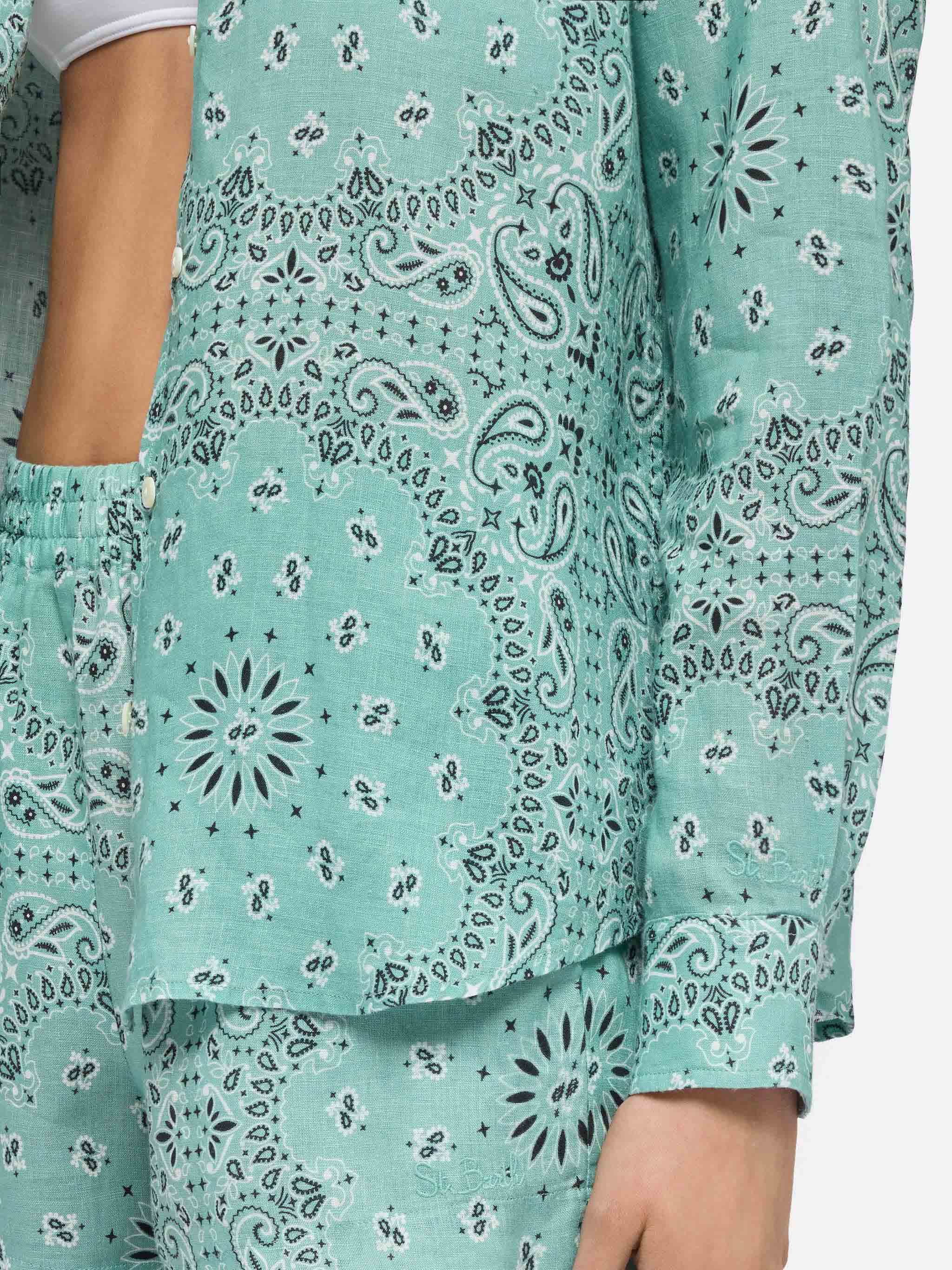 Camicia classica in lino Meredith con stampa bandana - Image 2