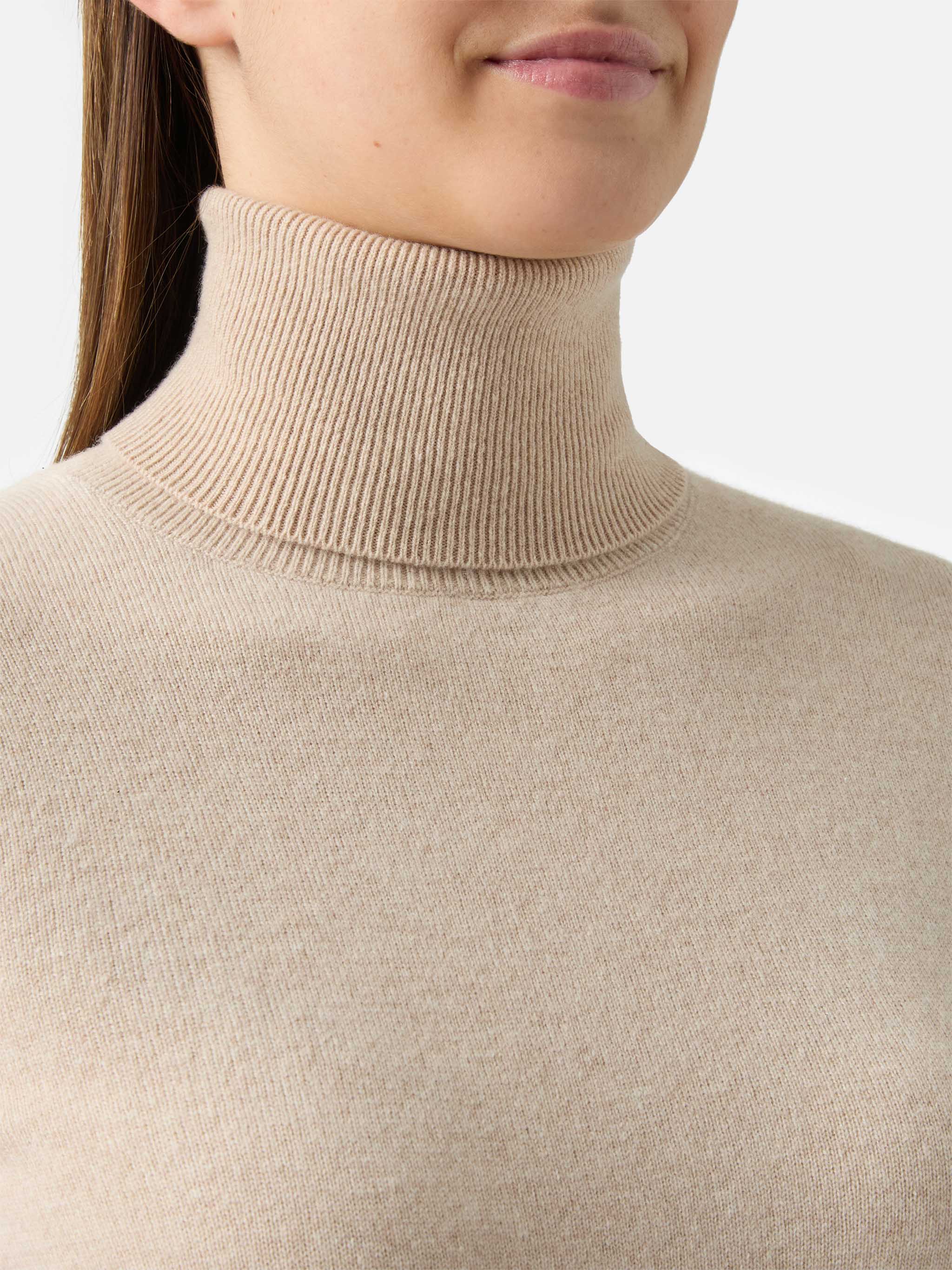 Dolcevita  Moody in cashmere beige melange  con ricamo St. Barth - Image 2