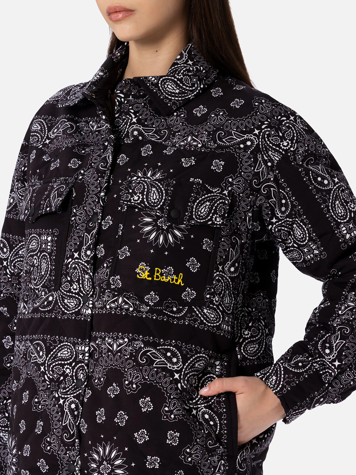 Giacca Kimmy imbottita con stampa bandana nera - Image 2