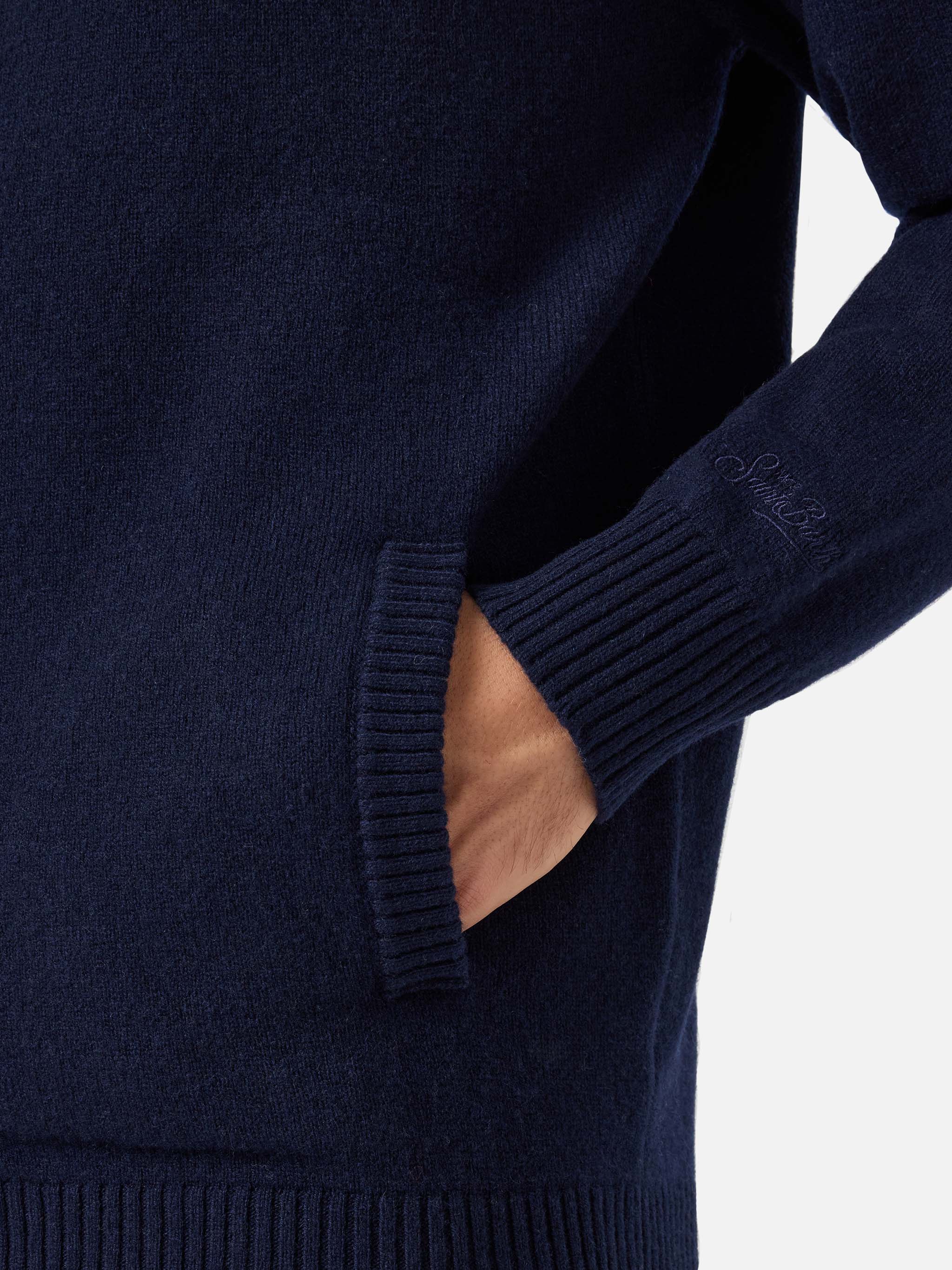 Cardigan Galway in 100% lambswool blu notte - Image 4