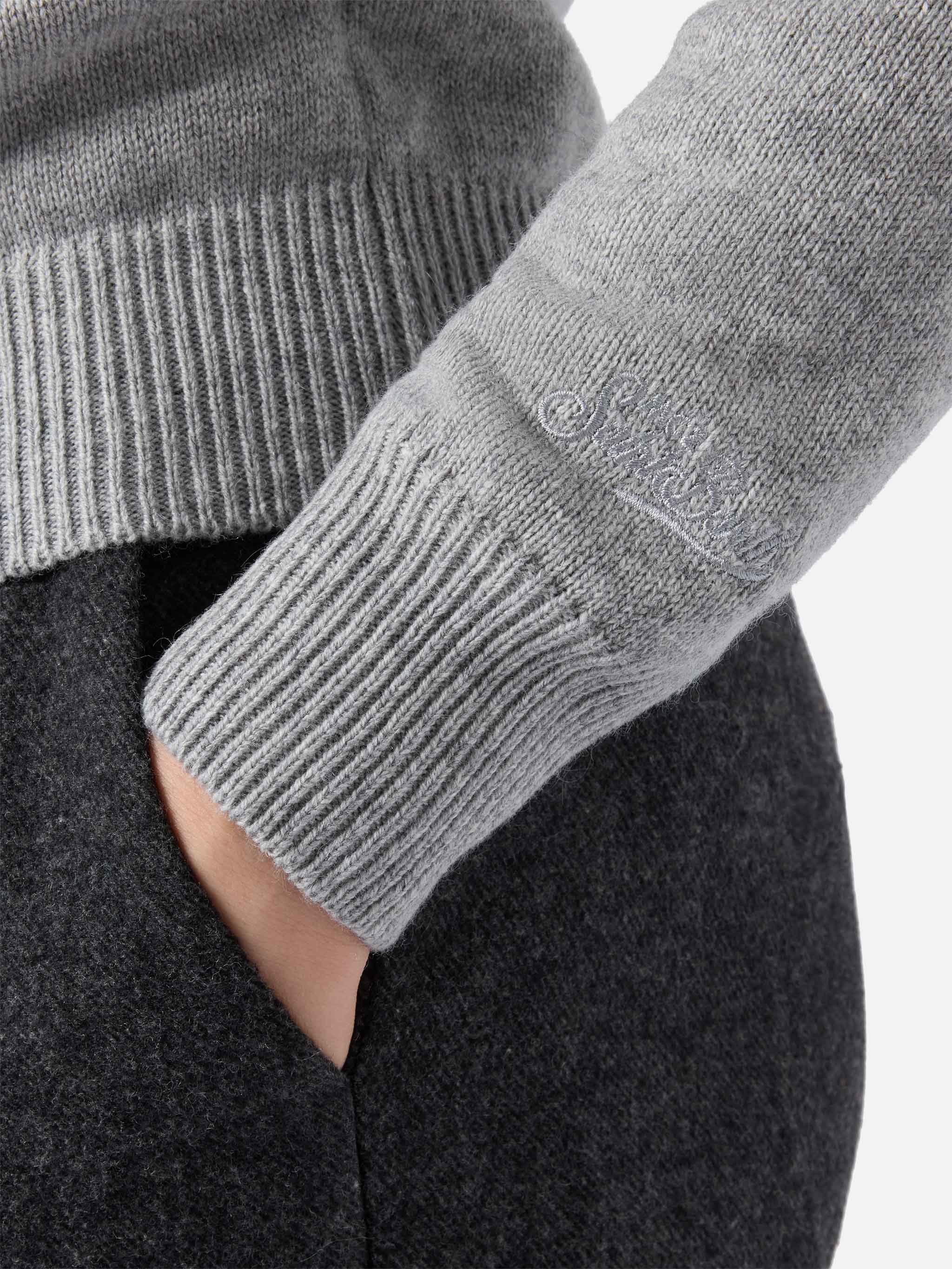 Maglione New Queen in misto cashmere grigio con ricamo Lucky in love - Image 3