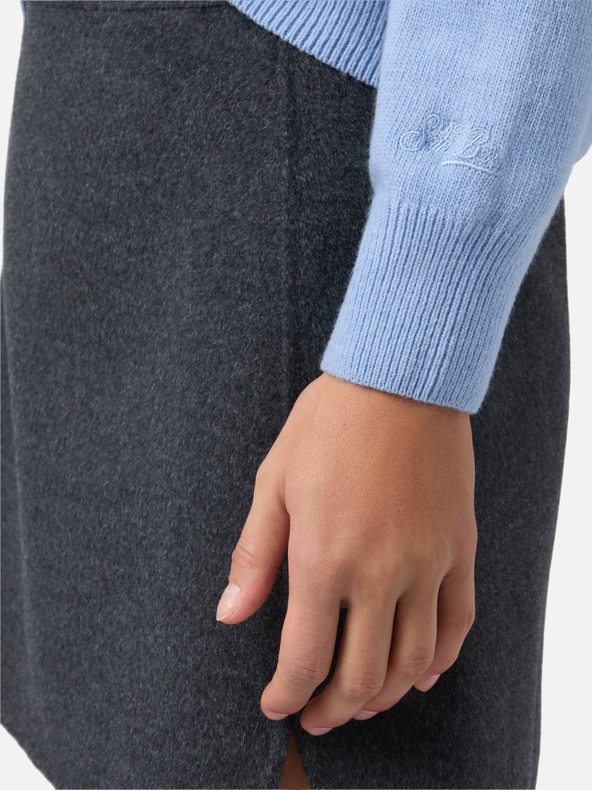 Maglione New Queen in misto cashmere azzurro con jacquard Après Chic - Image 4
