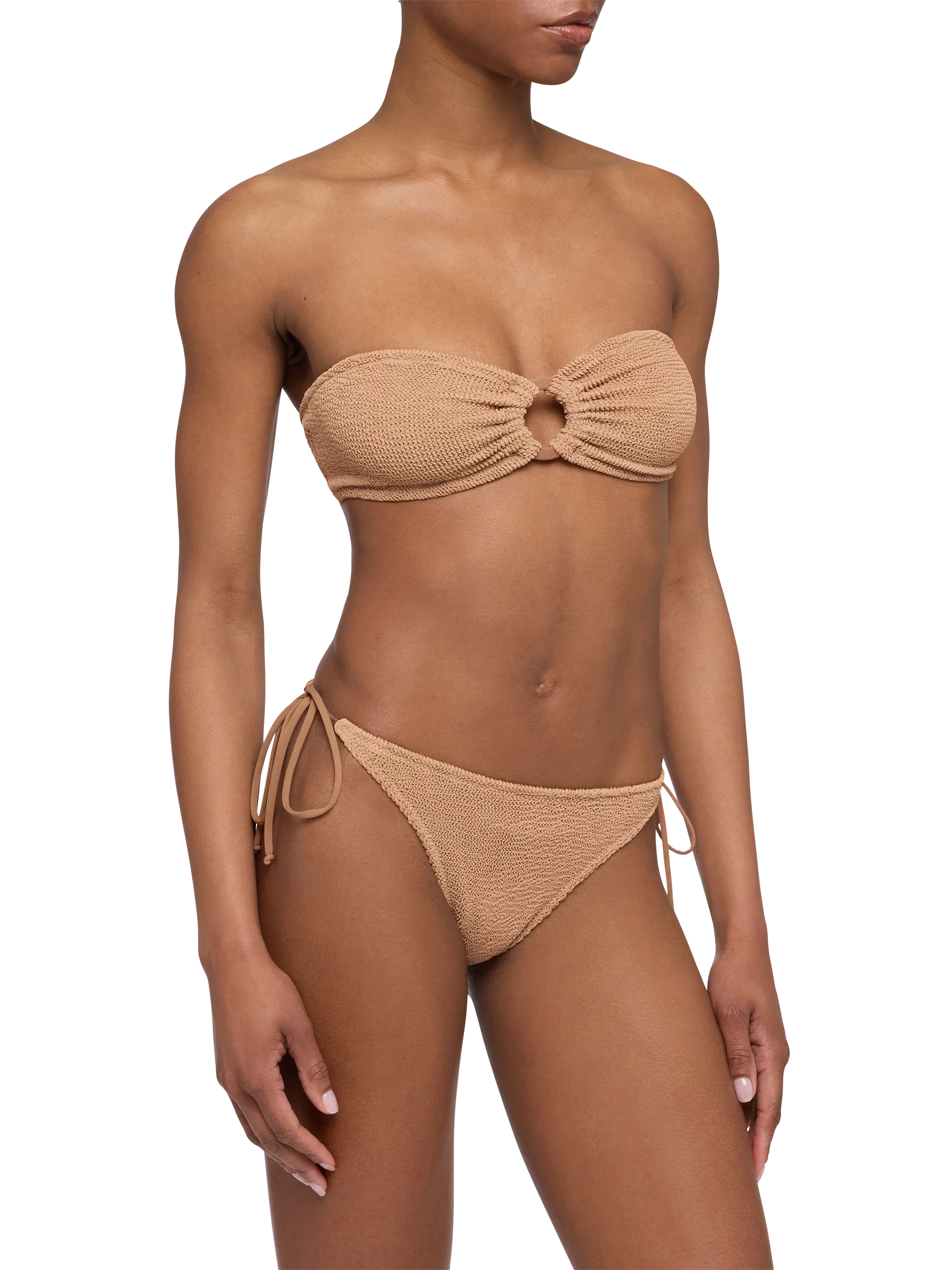 Bikini Yulia Norah in crinkle marrone caramello con top a fascia e slip molto sgambati - Image 2