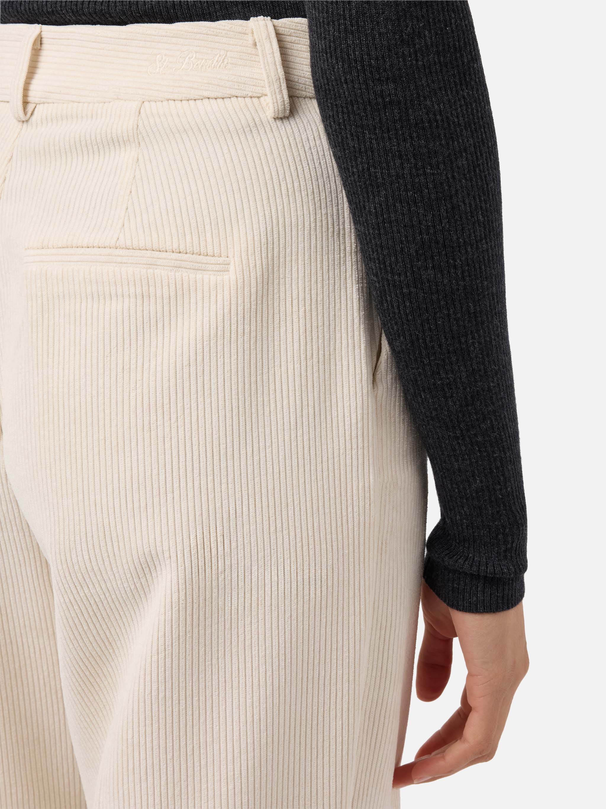 Pantaloni a gamba ampia Rebella in corduroy bianco crema - Image 3