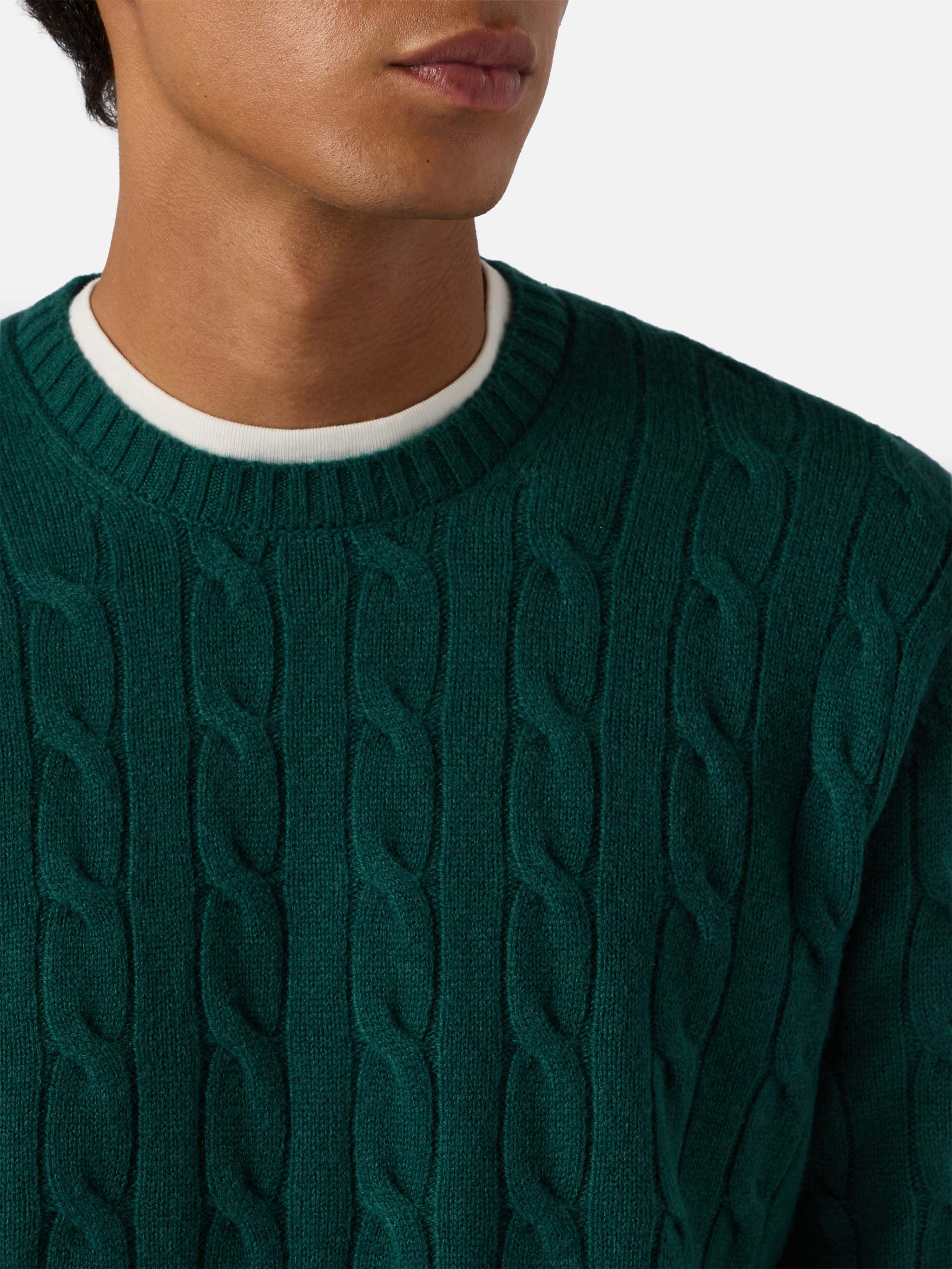 Maglione girocollo Regent a trecce in 100% LANA verde inglese - Image 2