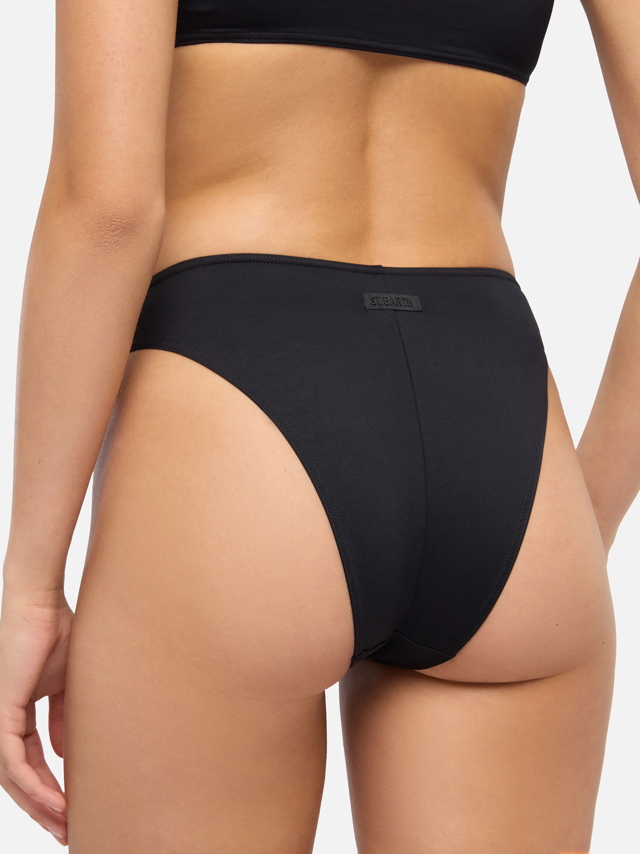 Bikini a fascia Rebby Sibilla con slip a vita alta e sgambatura alta in nero - Image 5