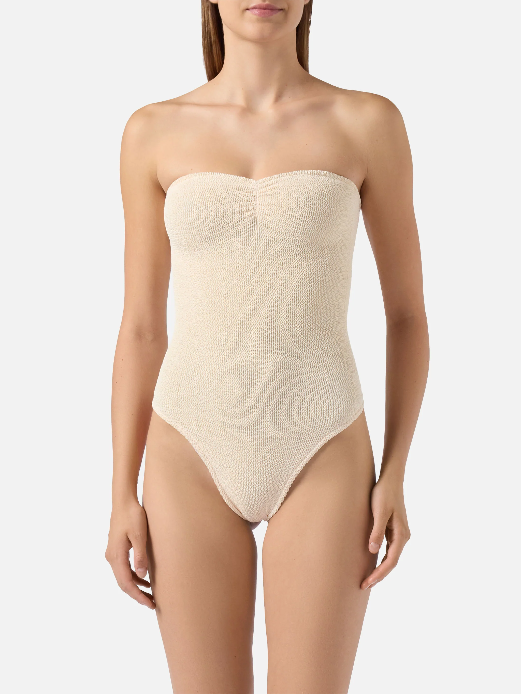 Costume intero crinkle senza spalline Soleil in beige - Image 2
