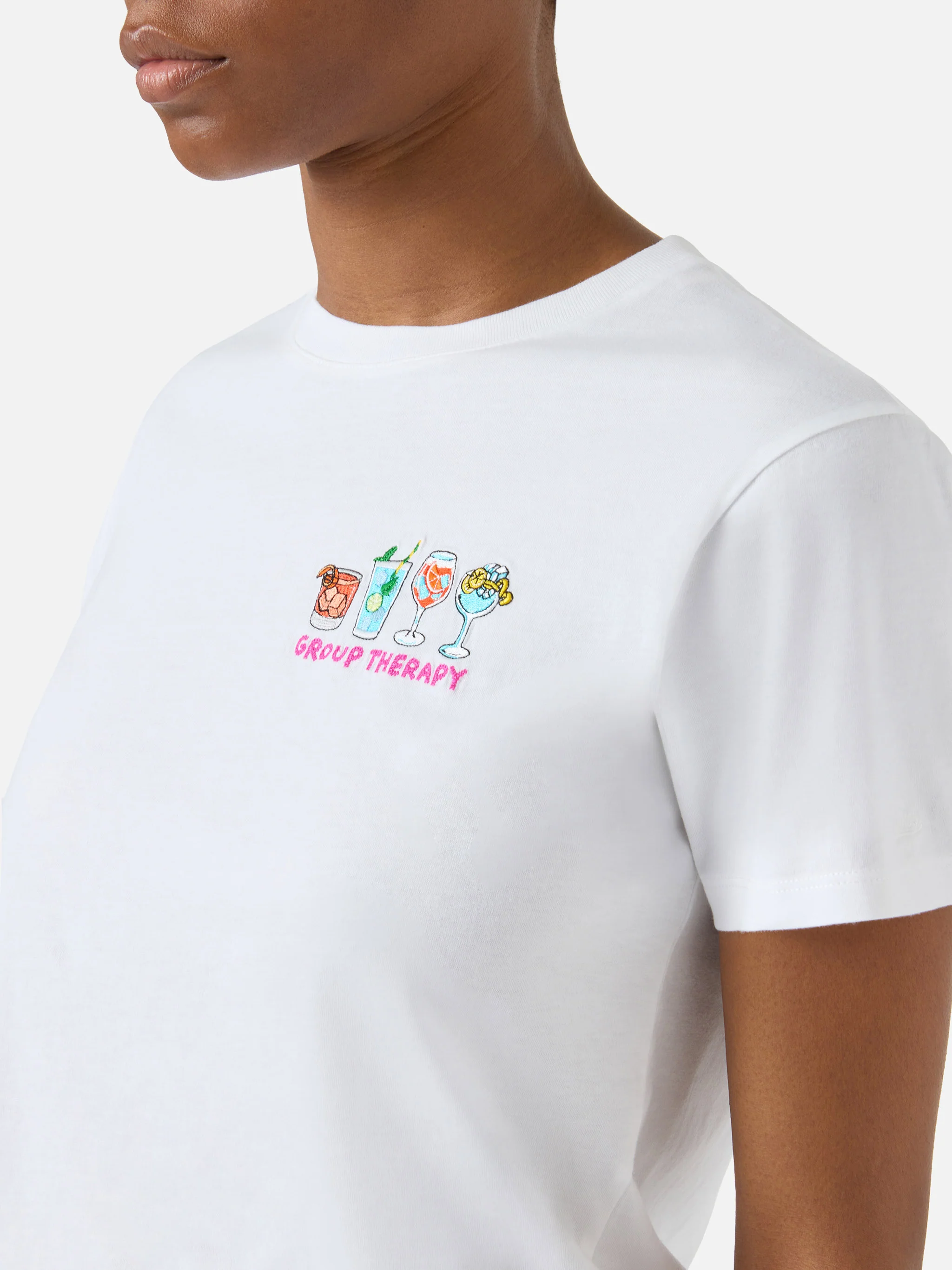 T-shirt Emilie bianca con ricamo Group Therapy - Image 2