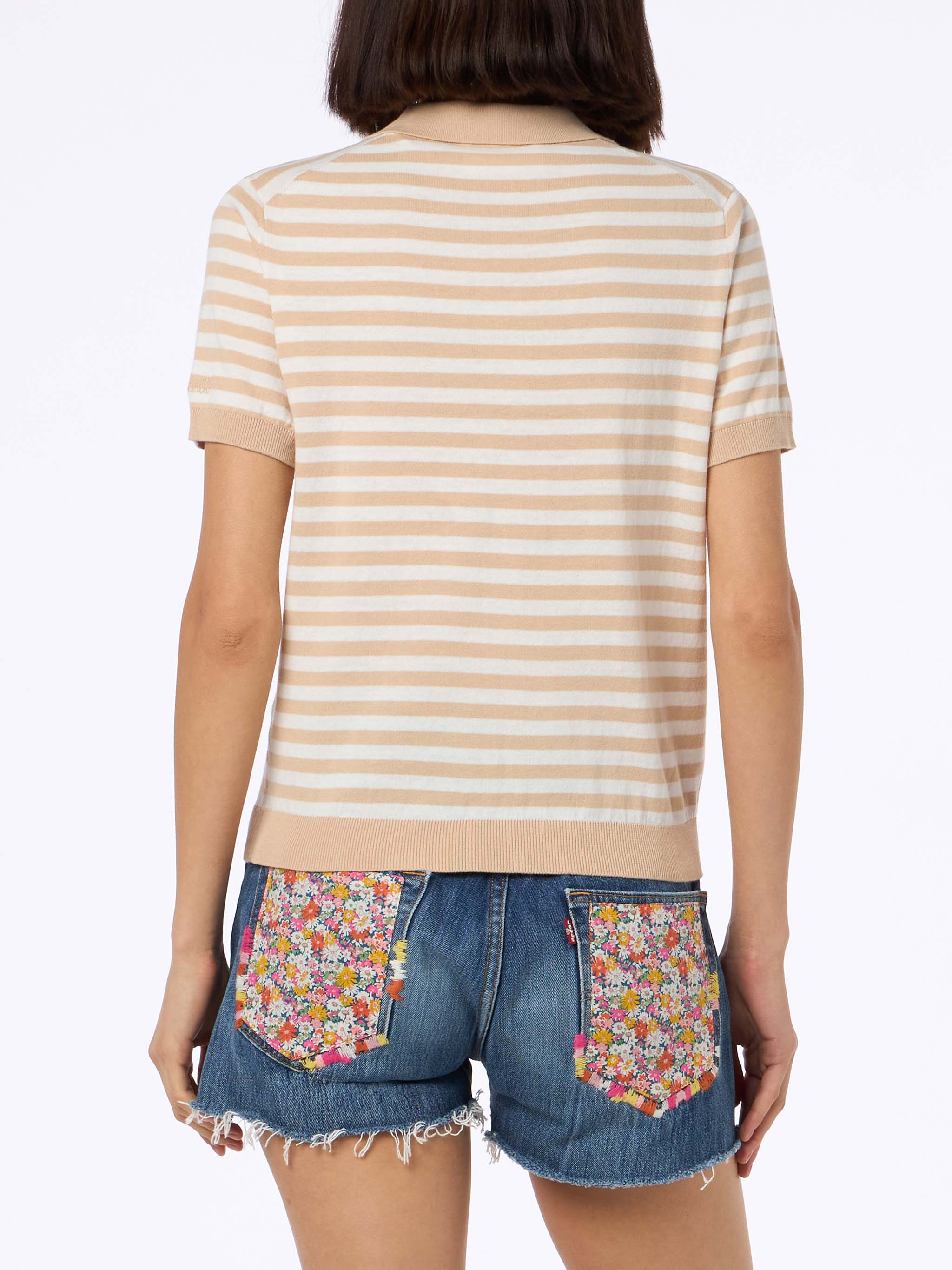 Polo Evonne in maglia con righe beige e bianche - Image 4