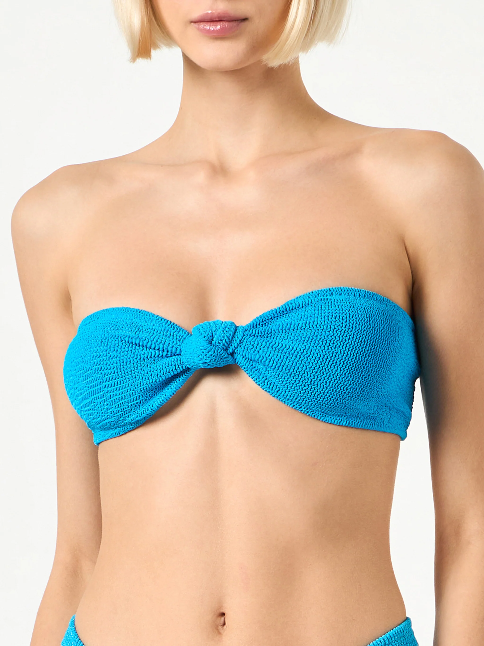 Top bikini Annice fascia in tessuto crinkle azzurro polvere con nodo - Image 2