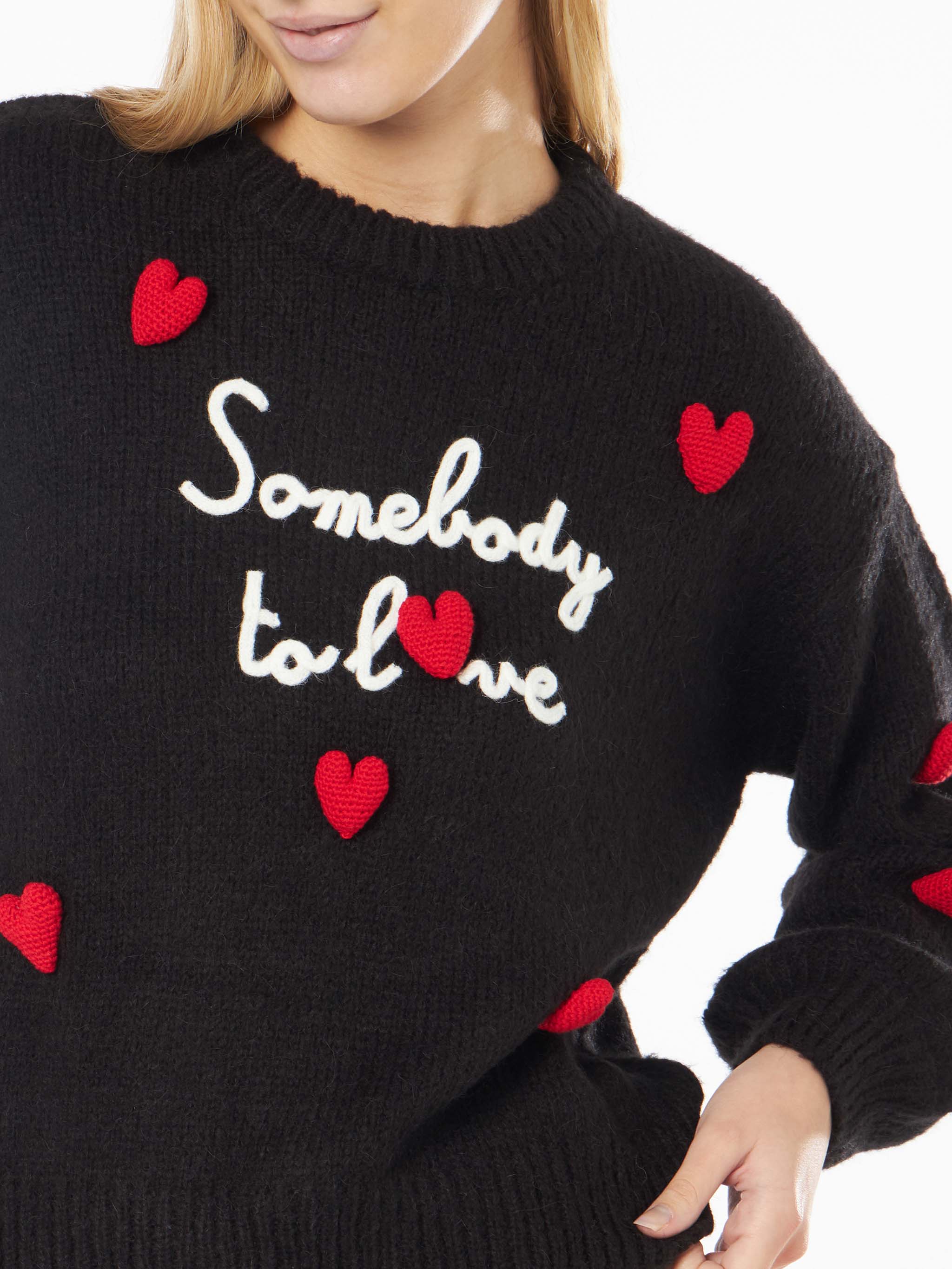 Maglione Danya Soft con ricamo Somebody to love e cuori crochet - Image 2